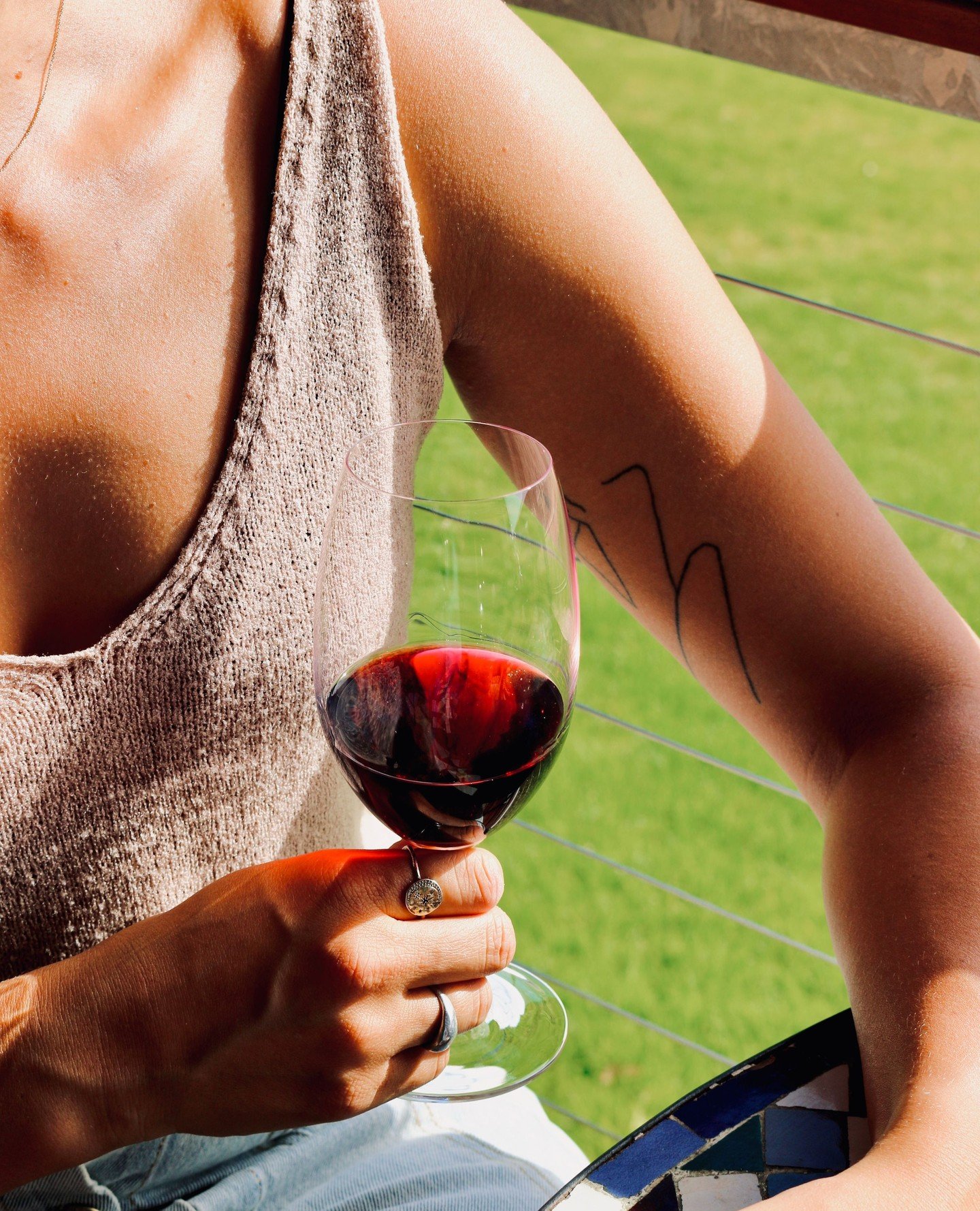 Nothing beats an afternoon at a winery with your favourite glass in hand. ⁠
⁠
Cin Cin to the weekend 🥂⁠
⁠
.⁠
.⁠
.⁠
.⁠
.⁠
#greendoorwines #fergusonvalley #discoverfergusonvalley #bungeo #bunburygeographe #winemakersofgeographe #geographewine #geograp