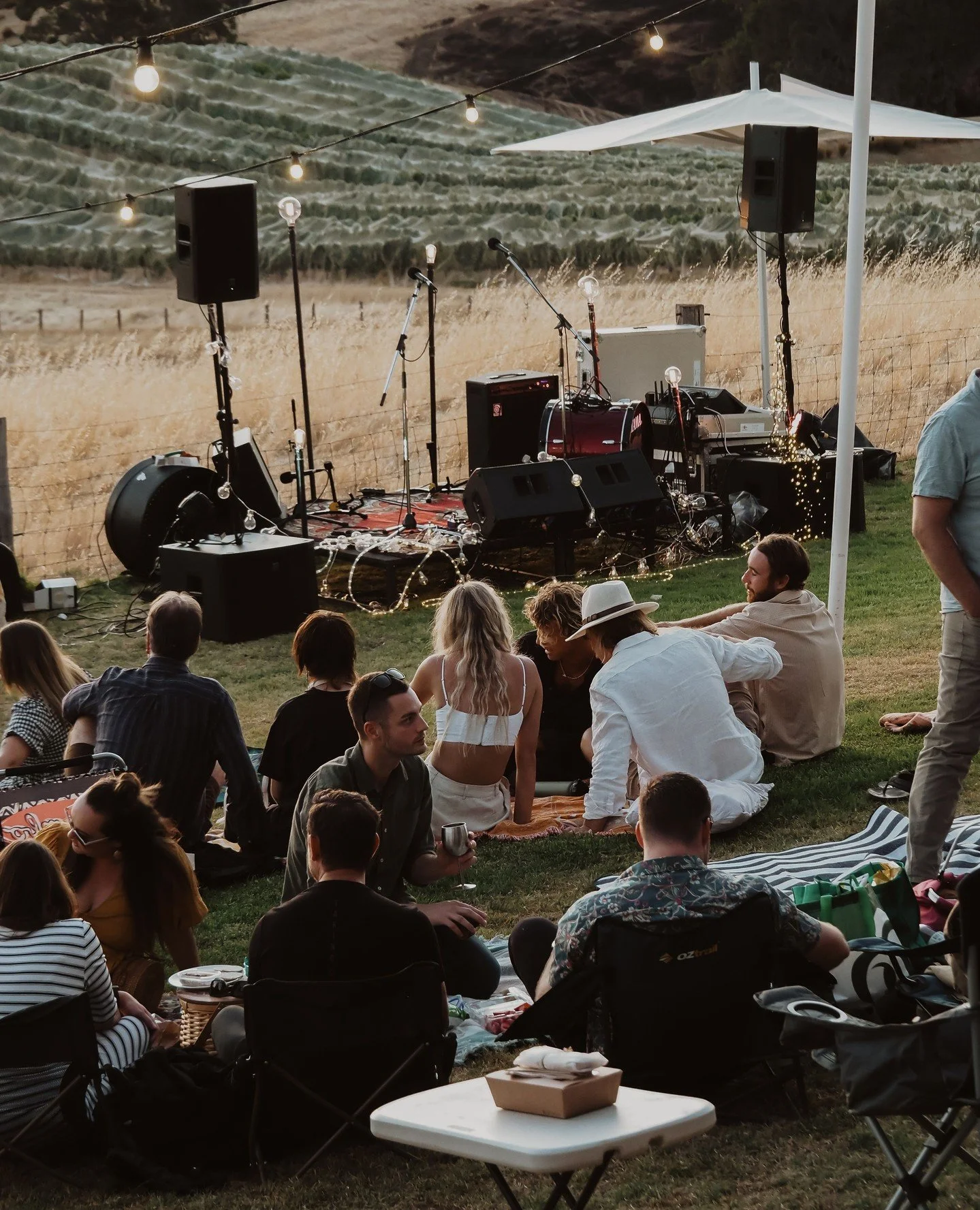TONIGHT 🎶⁠
⁠
Last minute tickets still available online - grab yours now and join us from 6pm for great music, good vibes, and a beautiful evening with @RileyPearceMusic 🍷⁠
⁠
Don't forget to BYO picnic and wine tumbler 🍱