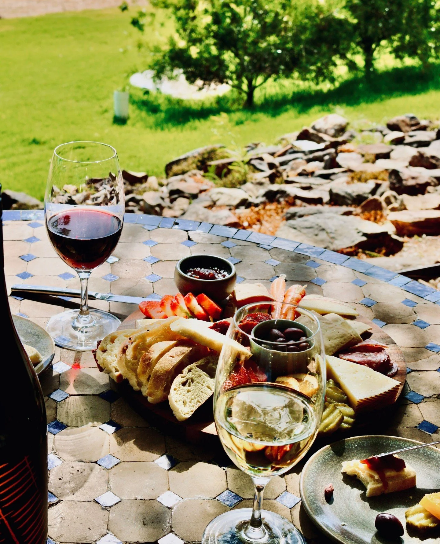 Sundays are for wine &amp; cheese...we don't make the rules. ⁠
⁠
Open from 11:00am for all your grazing needs 🍓🧀⁠
⁠
.⁠
.⁠
.⁠
.⁠
.⁠
#greendoorwines #fergusonvalley #discoverfergusonvalley #bungeo #bunburygeographe #winemakersofgeographe #justanother