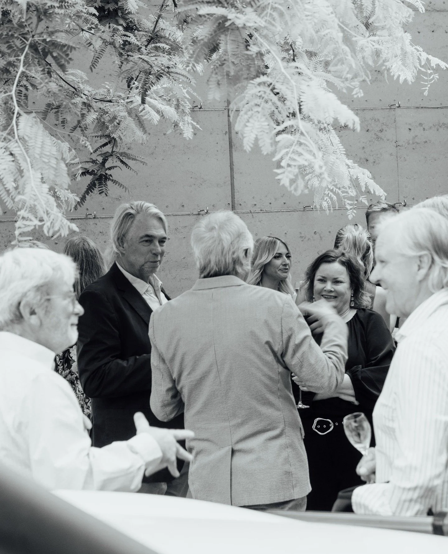 Rally the crew, a long lunch is calling!⁠
⁠
Good wine, grazing platters and nowhere else to be&hellip;sounds like the perfect weekend plan to us 🍷💃🏼🍒⁠
.⁠
.⁠
.⁠
.⁠
.⁠
📸 @withbaxter.co⁠
⁠
#greendoorwines #fergusonvalley #cellardoor #australiawine 
