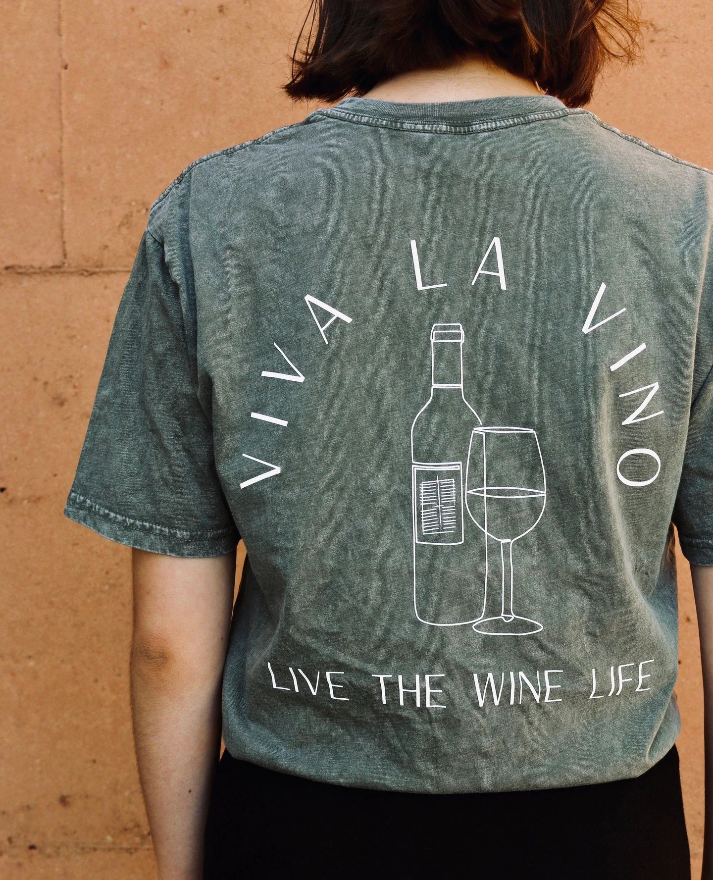 VIVA LA VINO MEMBERS 📣⁠
⁠
It's wine club month - Keep an eye on your emails over the next few days for details about your upcoming wine delivery. ⁠
⁠
Happy Sipping 📦️⁠
⁠
.⁠
.⁠
.⁠
.⁠
.⁠
#greendoorwines #fergusonvalley #discoverfergusonvalley #bungeo