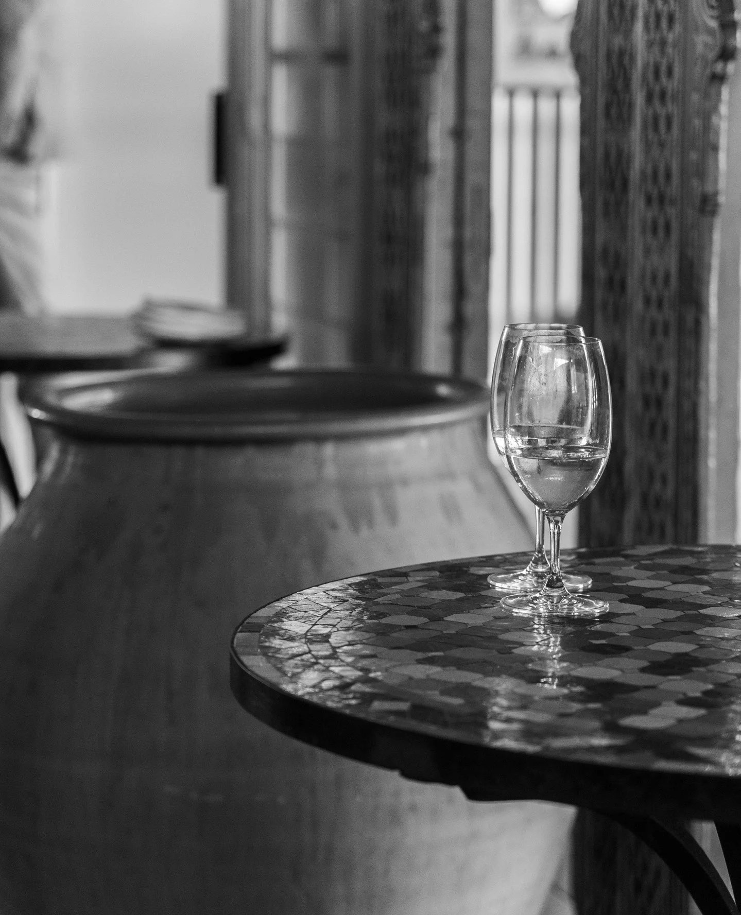 Don't forget we have the @dardanupartspectacular on today with the lovely Sharon from @arlidesign in the cellar door. ⁠
⁠
Pop in for a glass of wine and a browse 🎨⁠
.⁠
.⁠
.⁠
.⁠
.⁠
#greendoorwines #fergusonvalley #discoverfergusonvalley #bungeo #bunb
