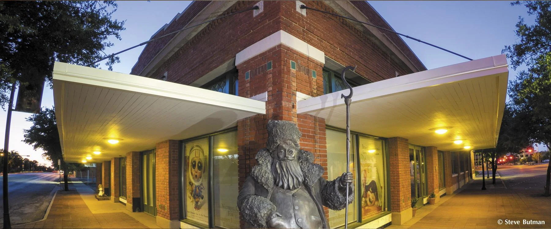 The National Center for Children's Illustrated Literaturev