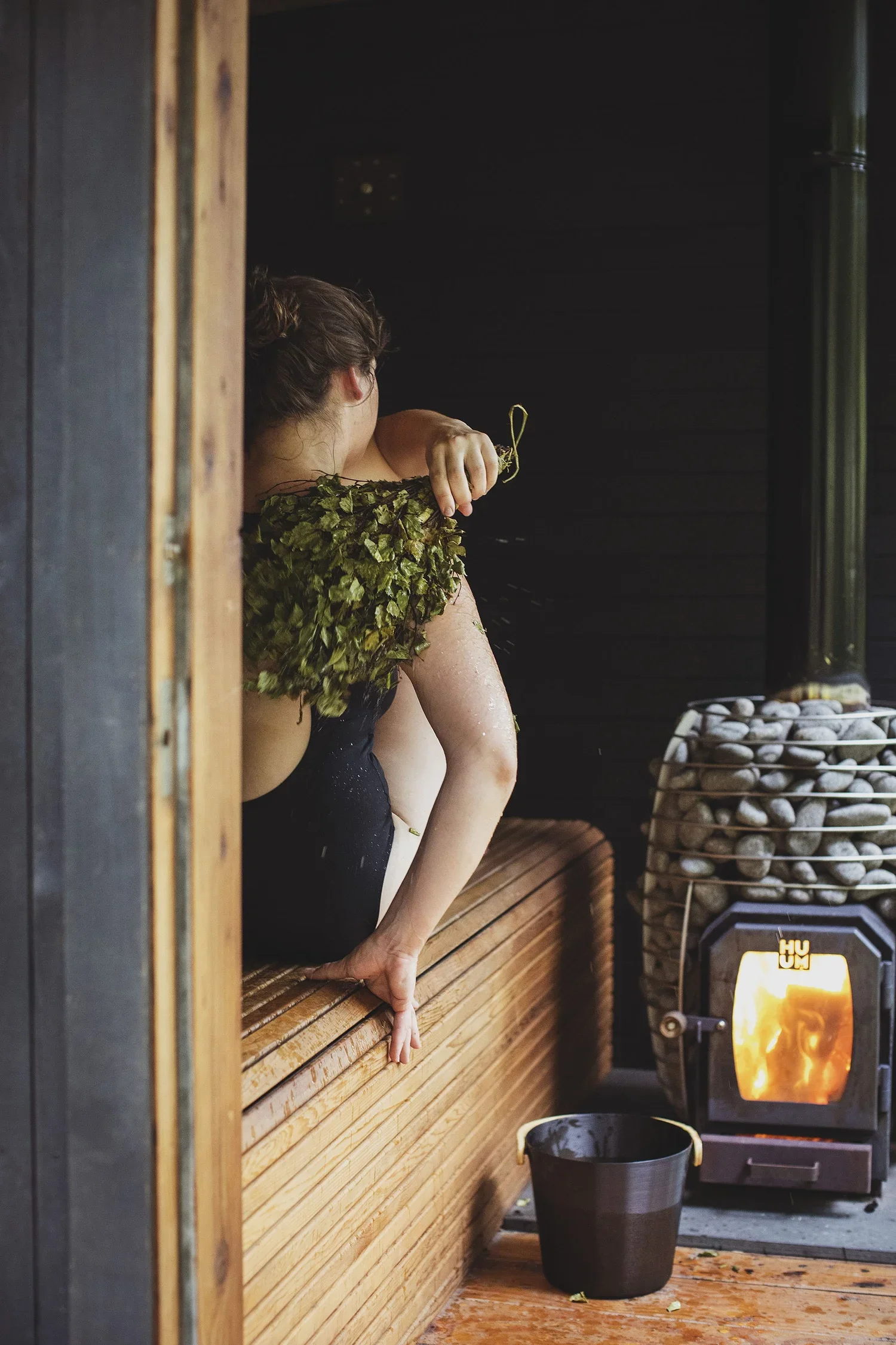 Heather_Birnie_Heartwood_Saunas_Log_Bag_Whisks_035_web.webp