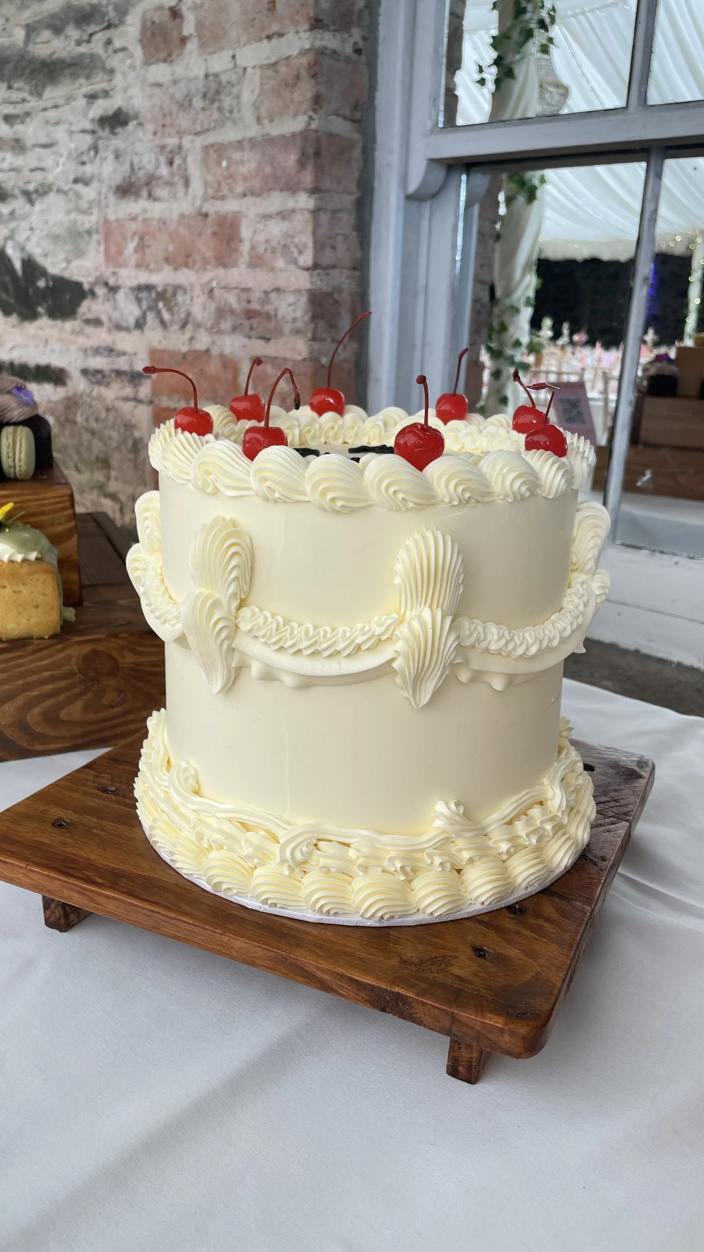Vintage Cake Decorating Class - Beginners