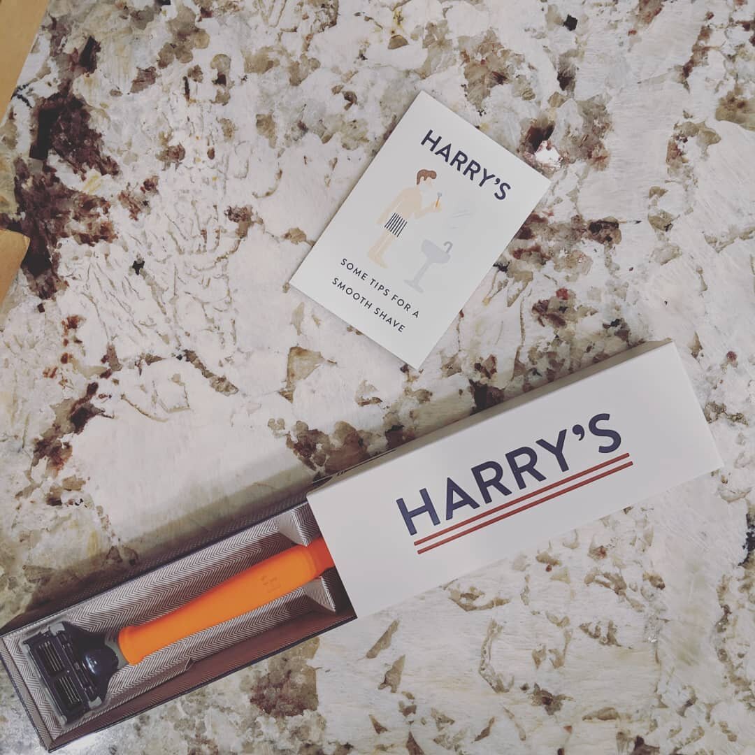 Nice packaging design @harrys and thanks for the starter kit.

#packagedesign #shaving #hipsterbeard #branding
