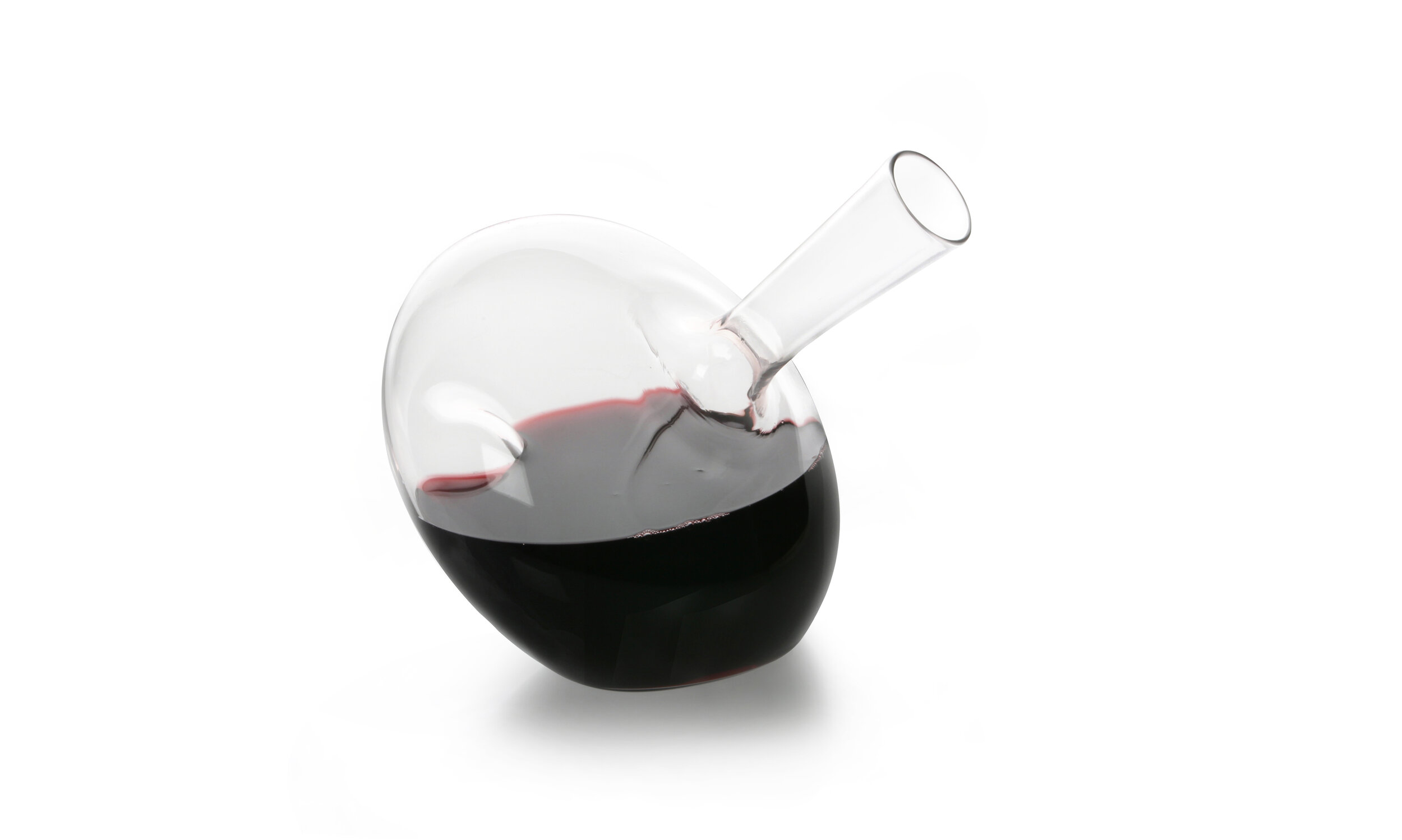 Decanter with red wine in position 60Â° ( white background with clear edge ).jpg