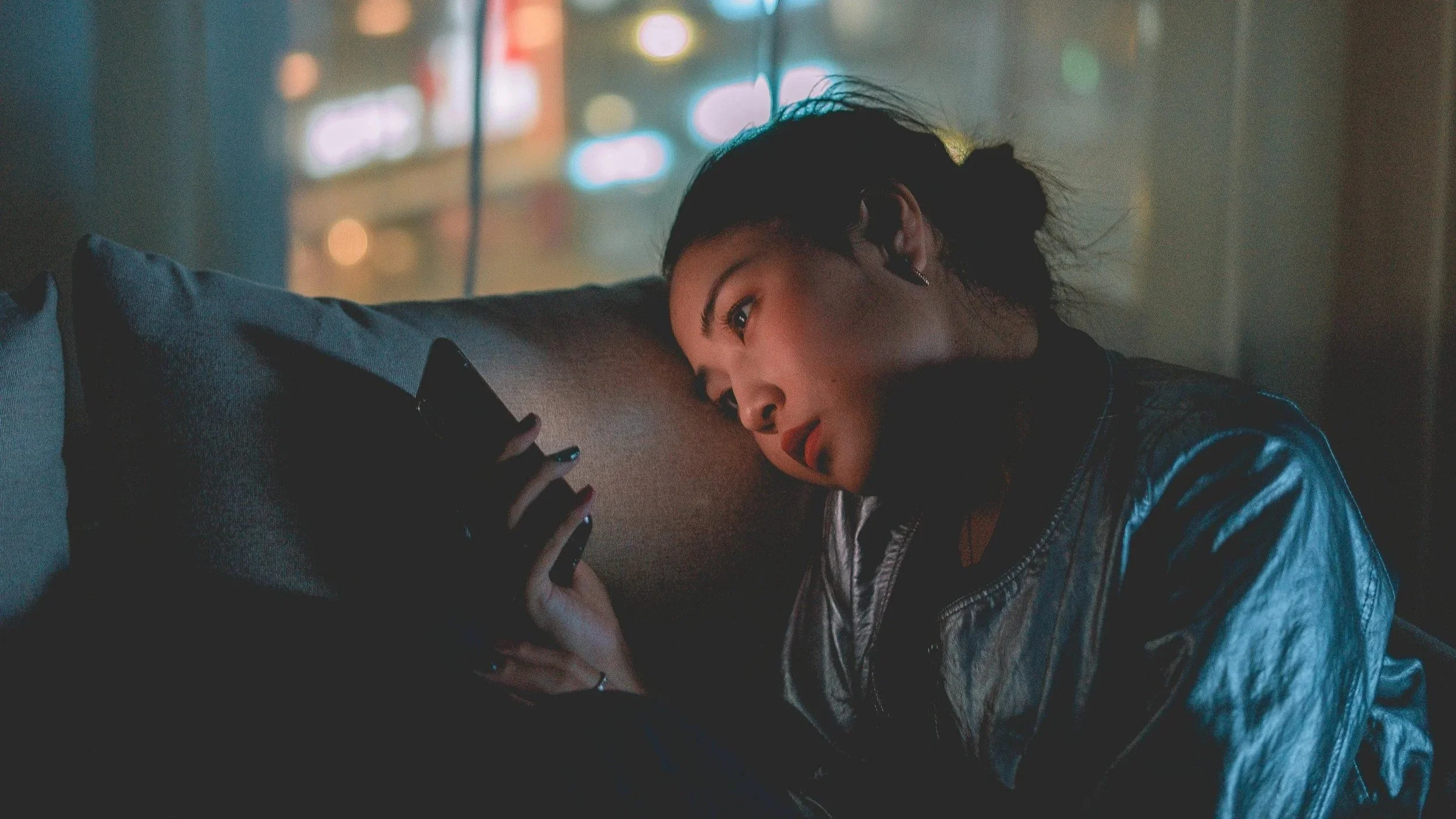 Digital Overload – 10 Ways to Unplug and Give Your Mind a Break