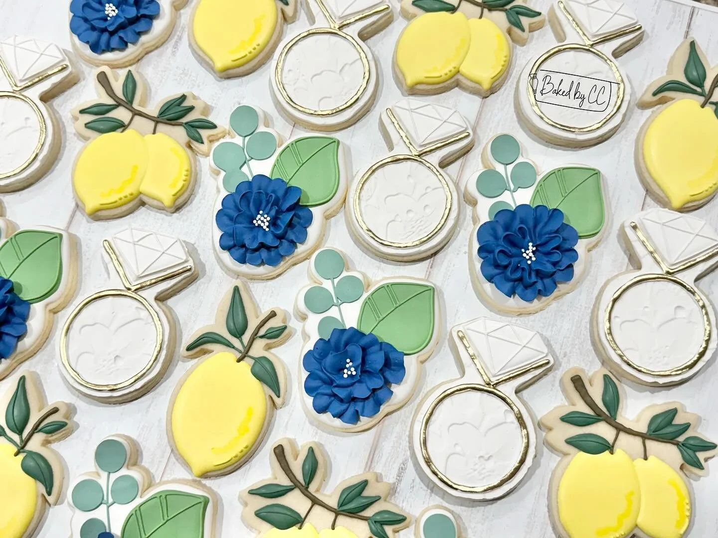 GiGi is getting married! 🍋💙
.
.
.
.
.
#sugarcookies #decoratedsugarcookies #cookies #royalicing #royalicingcookies #cookiesofinstagram #customsugarcookies #customcookies #bakedbycc
