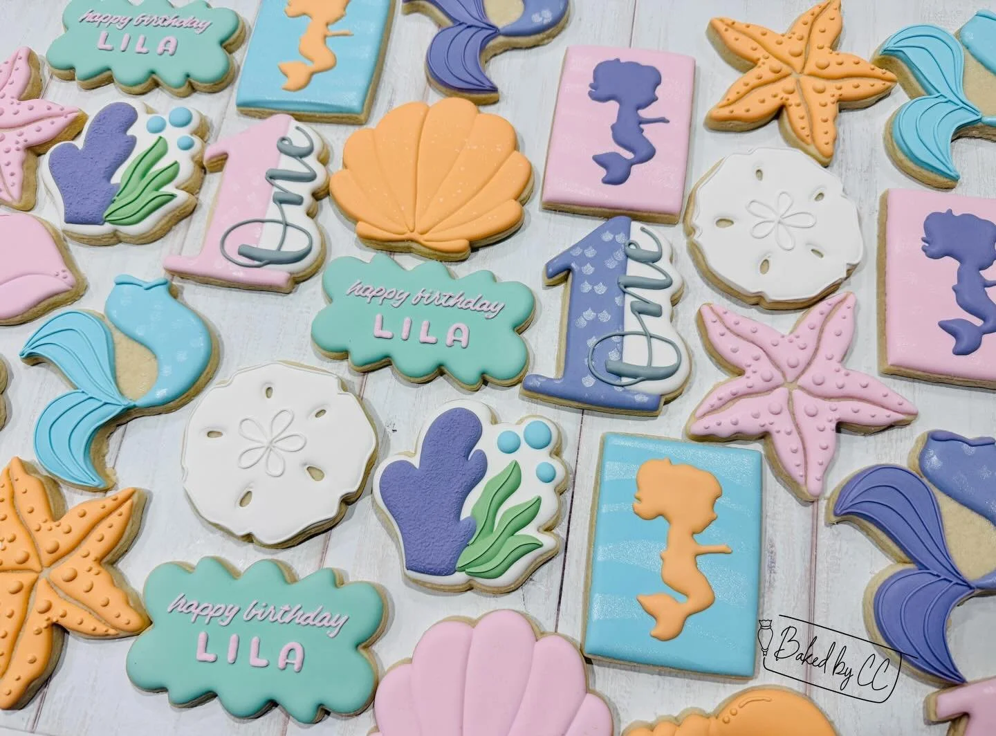 This little mermaid is ONE! 🐚✨ Happy birthday Lila! 🩷