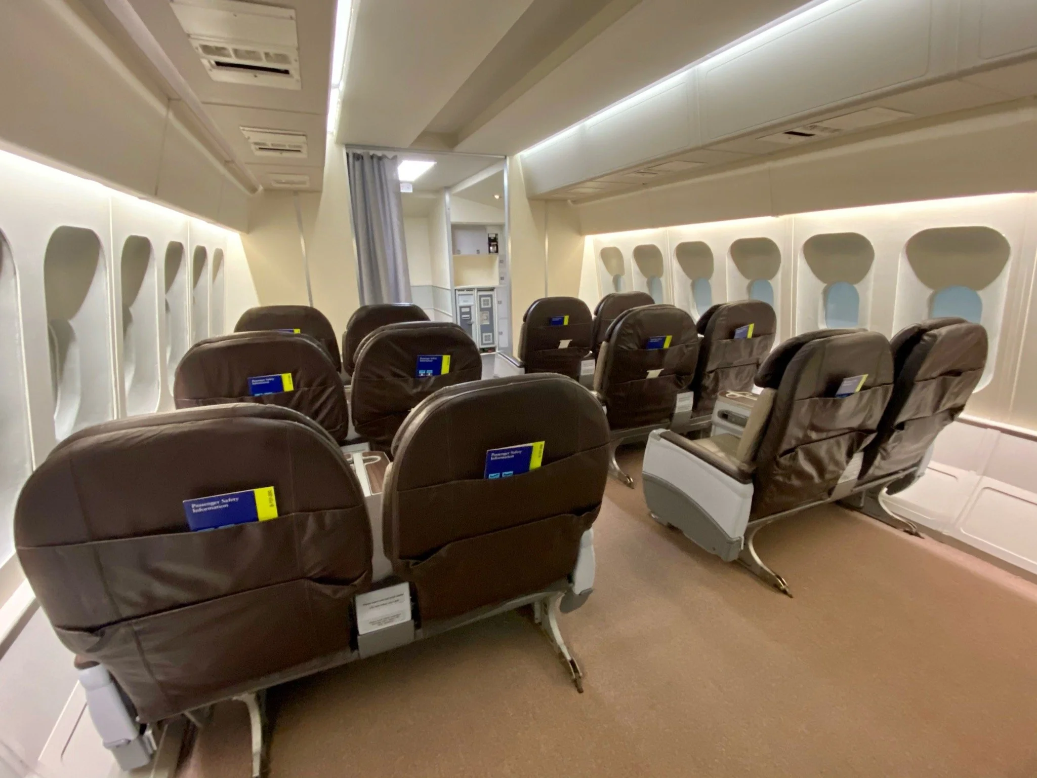 Commercial Airliner 01