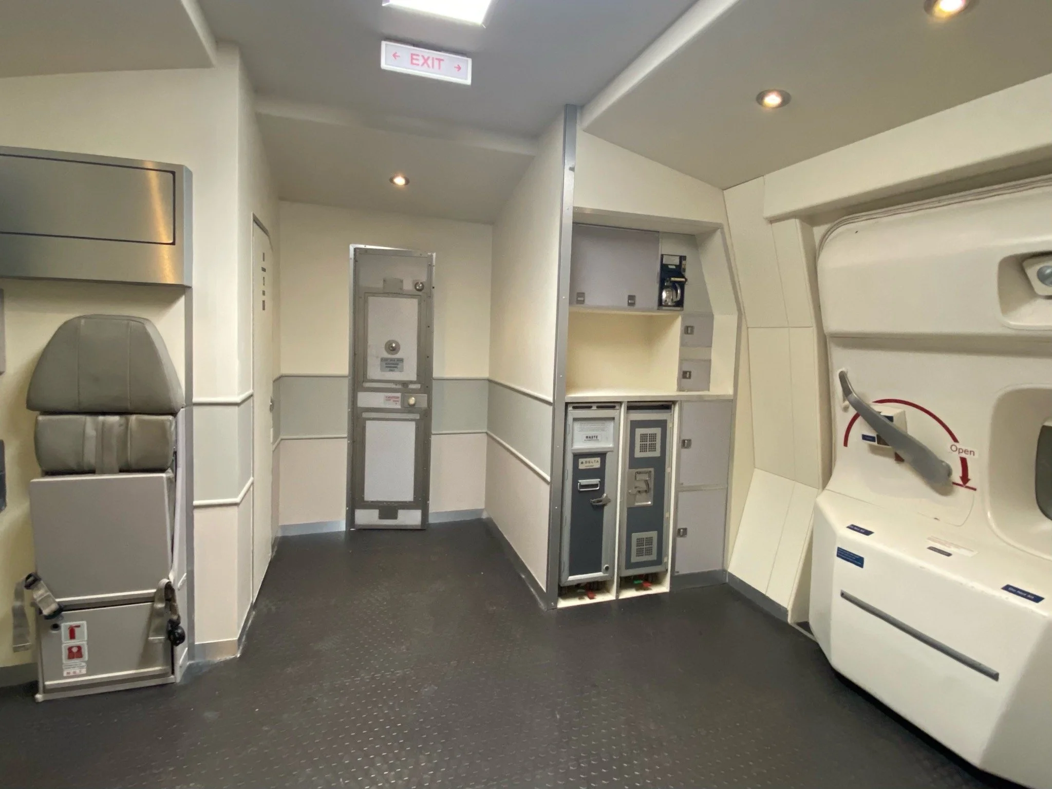 Commercial Airliner 02