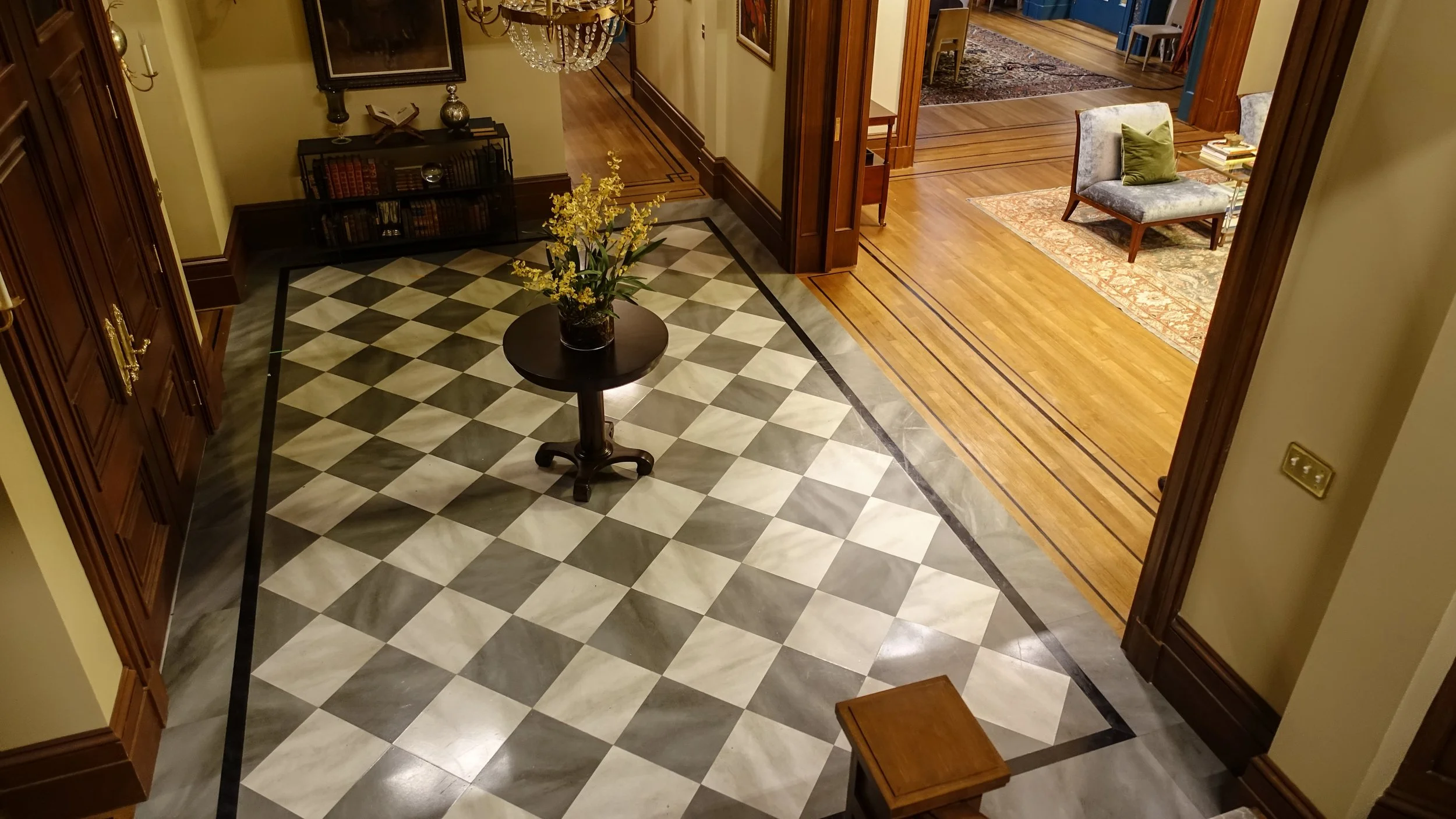 YOU Season 5 - INT Joe & Kate's Apt - Foyer