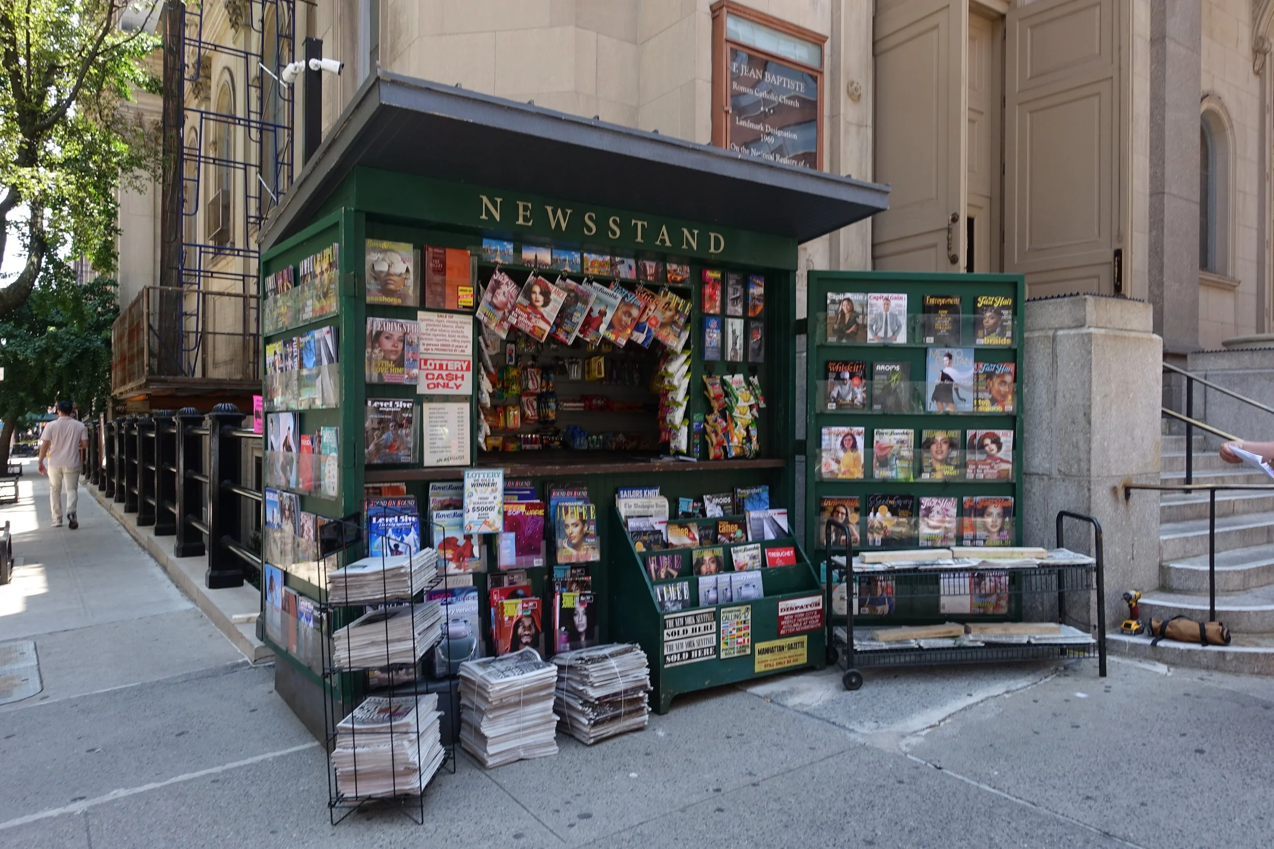 YOU Season 5 - EXT Newsstand