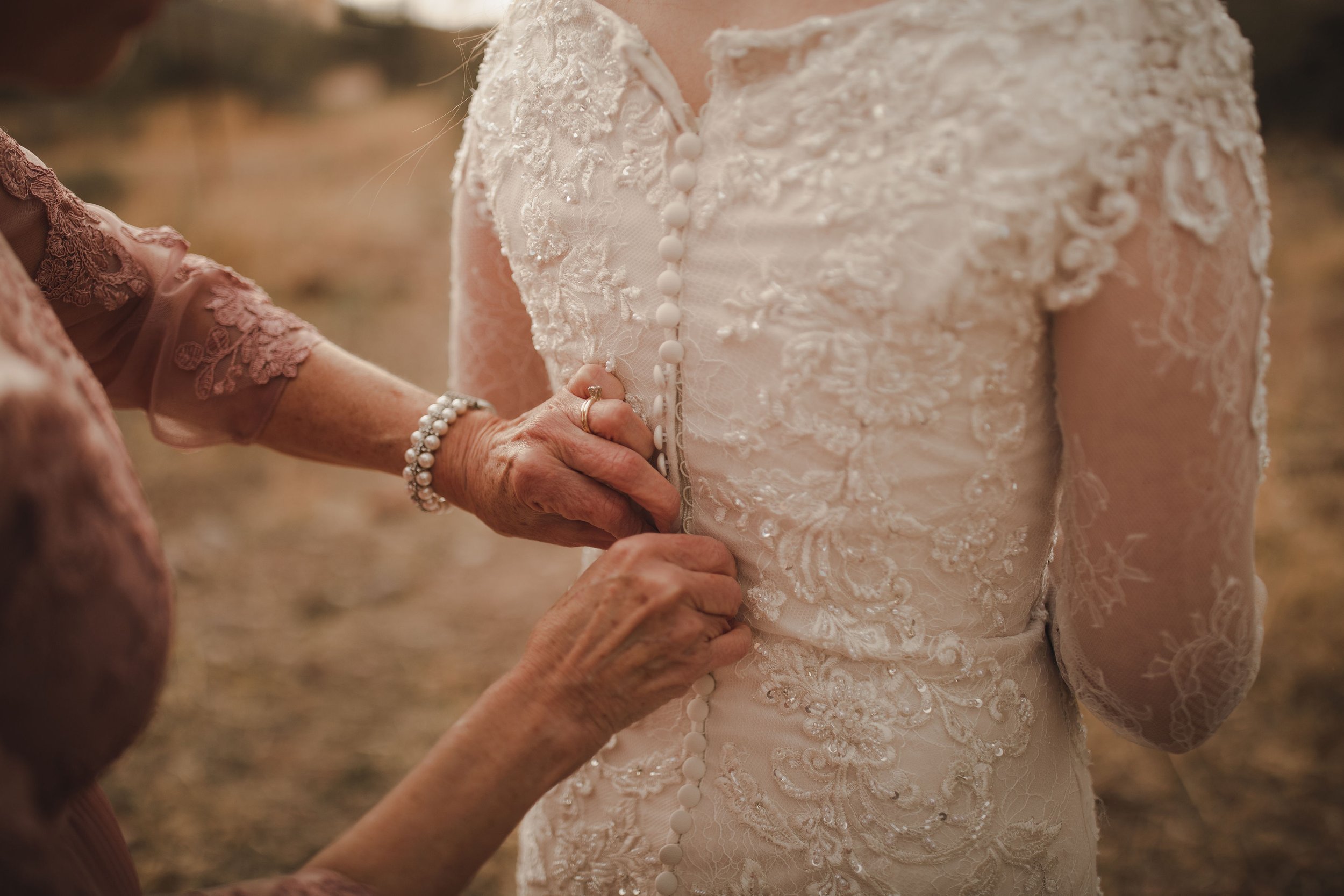 Intimate Desert Wedding at the Superstition Mountains | Arizona Wedding Photographer19.jpg