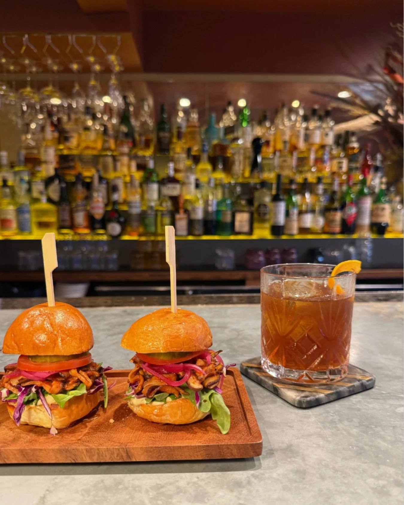 Sliders Sunday? 
Reimagined mushroom sliders are here with shiitake mushrooms, habanero aioli, purple cabbage, and dill pickles. Pro tip: try it with our Le Coin de L’Annexe of the month...