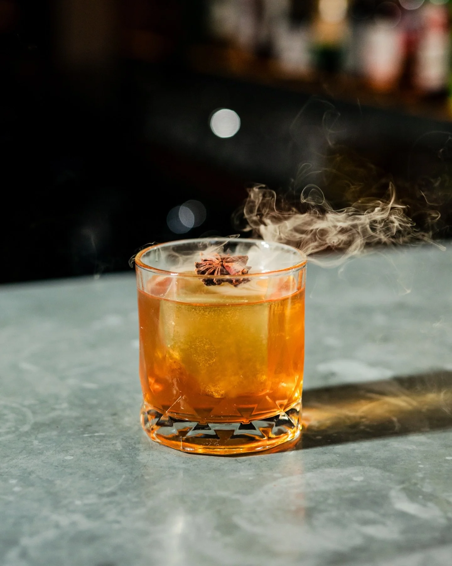 We like our old fashioned smoked 🔥

#georgetowndc #dcfoodie #cocktailbar