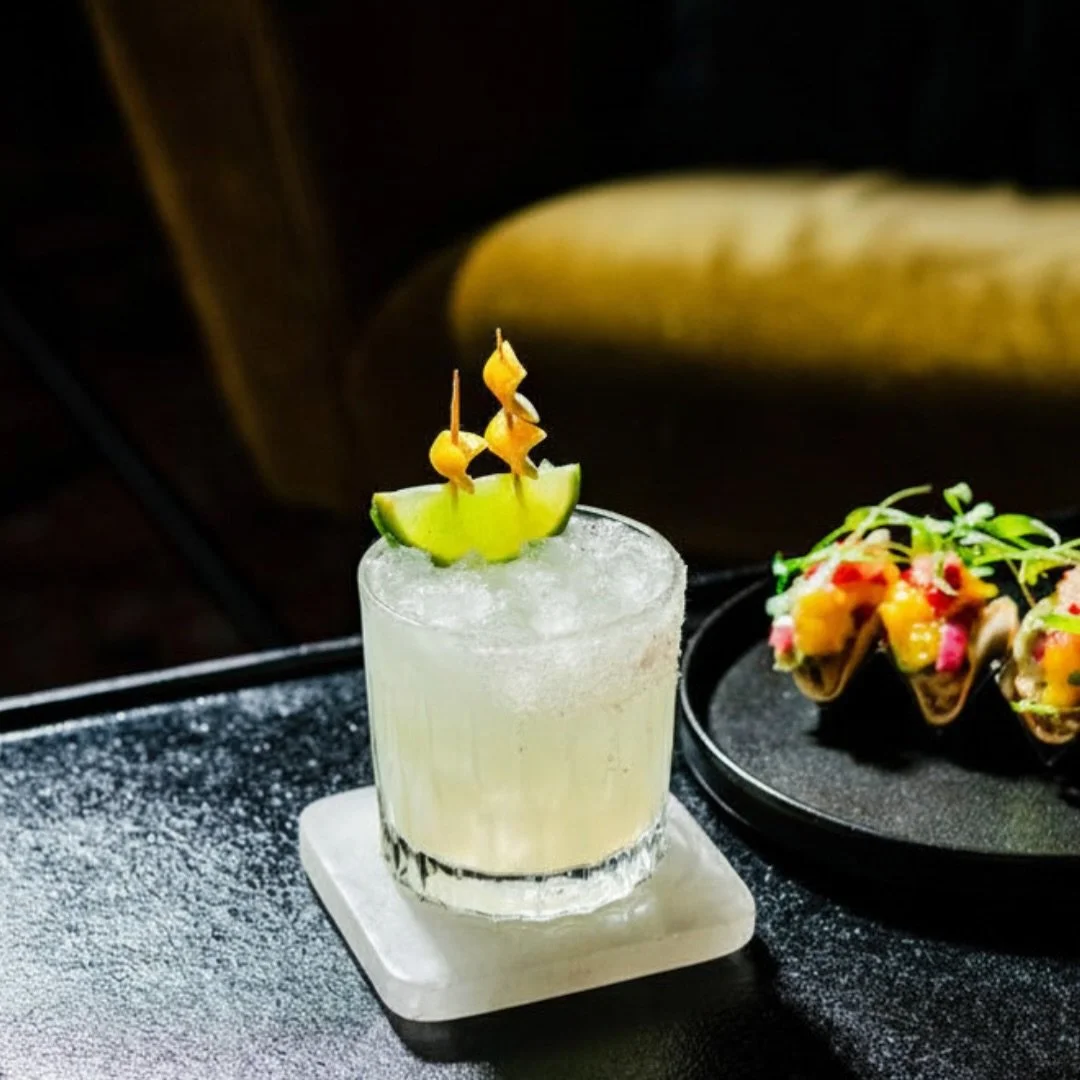 Our team&rsquo;s garnish game is strong 😎

#garnishgame #cocktailbars