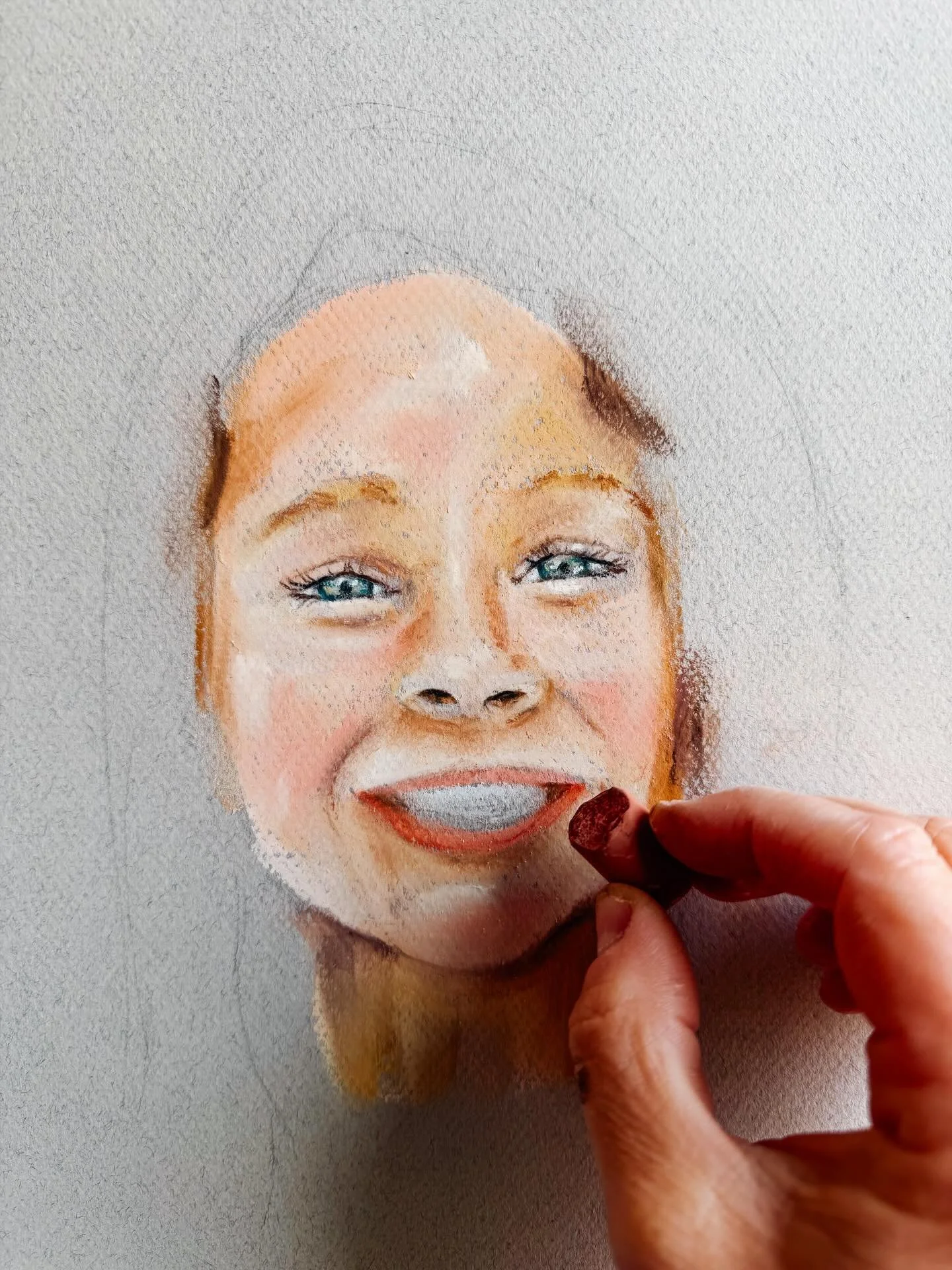 Back in the studio today working on my first portrait in ages!! 😍😍 @erinctownsend #softpastel #portraiture