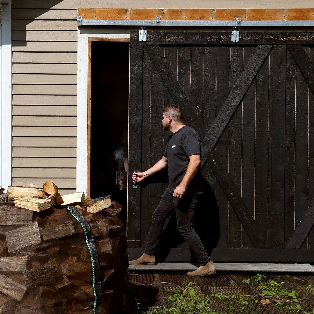 C'est l'heure de fermer le fumoir et d'aller jouer dehors! Bon week-end entre amis! 🍂
