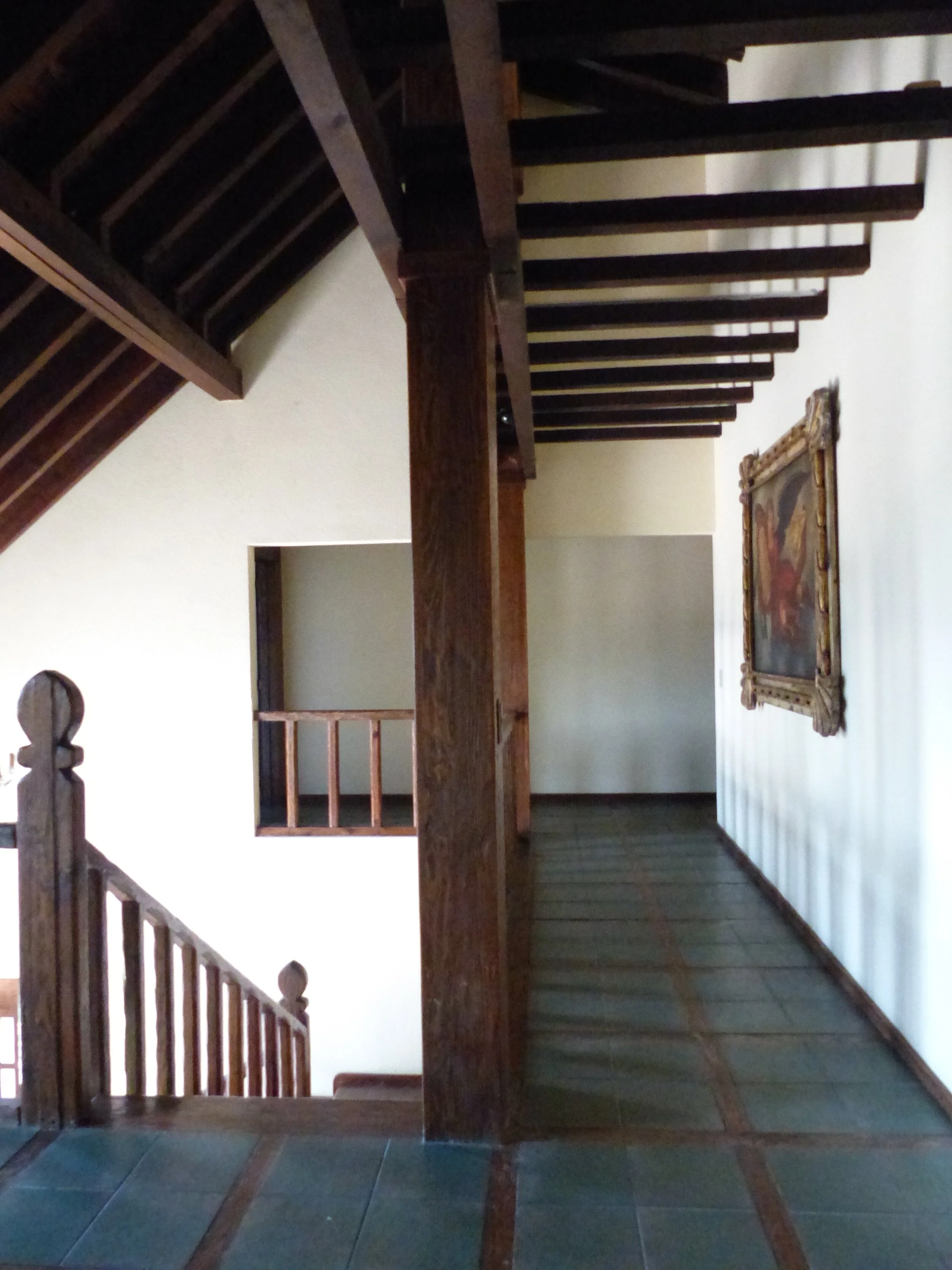 Pasillo Segundo Piso 1.jpg