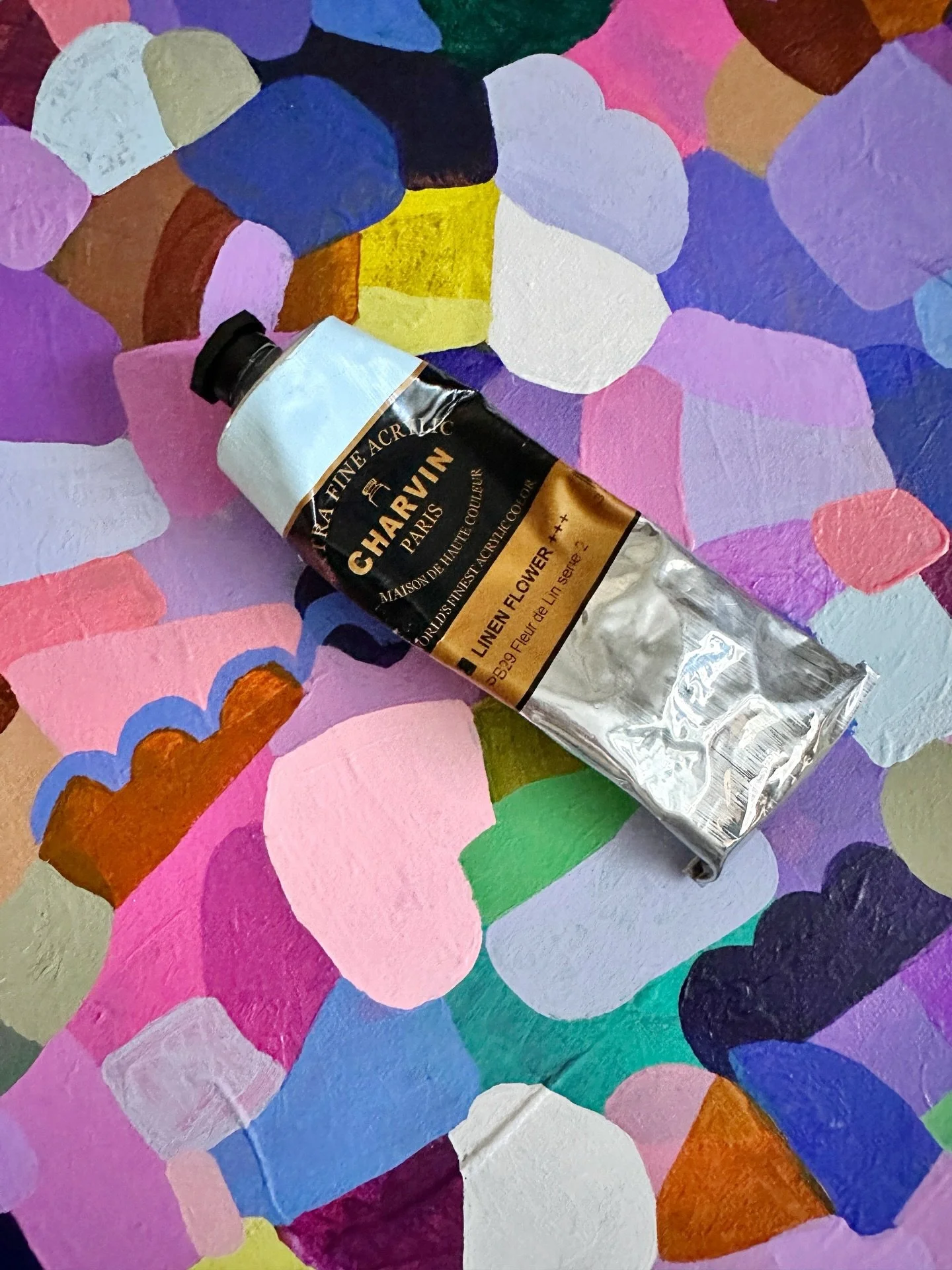 Back in the studio today and happier than ever about it ✨

Don&rsquo;t forget to shop small when possible (and think of your artist and independent makers) as we move into the busiest season of the year 🥰