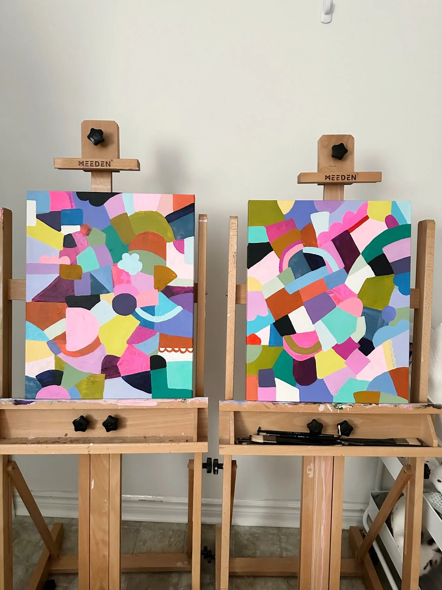 Today&rsquo;s studio plan- change these guys to the easels so I can work on the smaller shapes easier. The big mugs piece that was here I do have a plan for that I&rsquo;ll be progressing on little bits at a time. 

Yesterday I came to the studio and