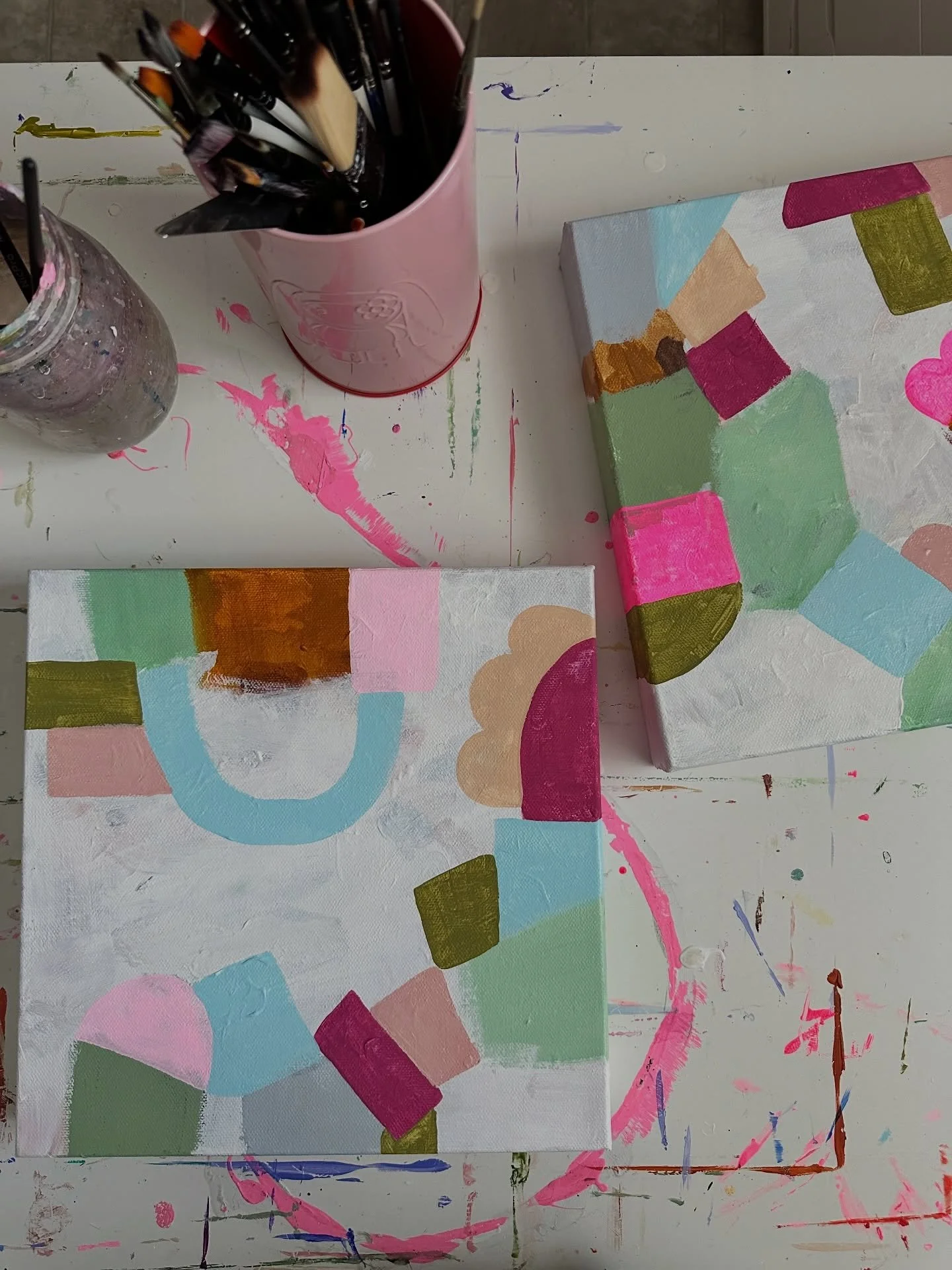 Follow along as I layer up these two canvas&rsquo; over multiple painting sessions 🌱🎨 I&rsquo;d love to have you join me on this journey. 

I&rsquo;ve made so much effort to keep showing up to the studio even in pain, even riddled with symptoms. Pa