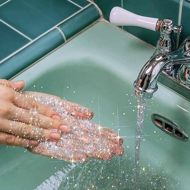 ✨HAND-WASHING MAGIC✨
⠀⠀⠀⠀⠀⠀⠀⠀⠀
Hygiene is even more important than all the perfectly tiled mint green vintage bathrooms in the world (thats saying a lot).
⠀⠀⠀⠀⠀⠀⠀⠀⠀
Stay safe everyone and when you need a plumber you know who to call 🛁 .
.
image cred