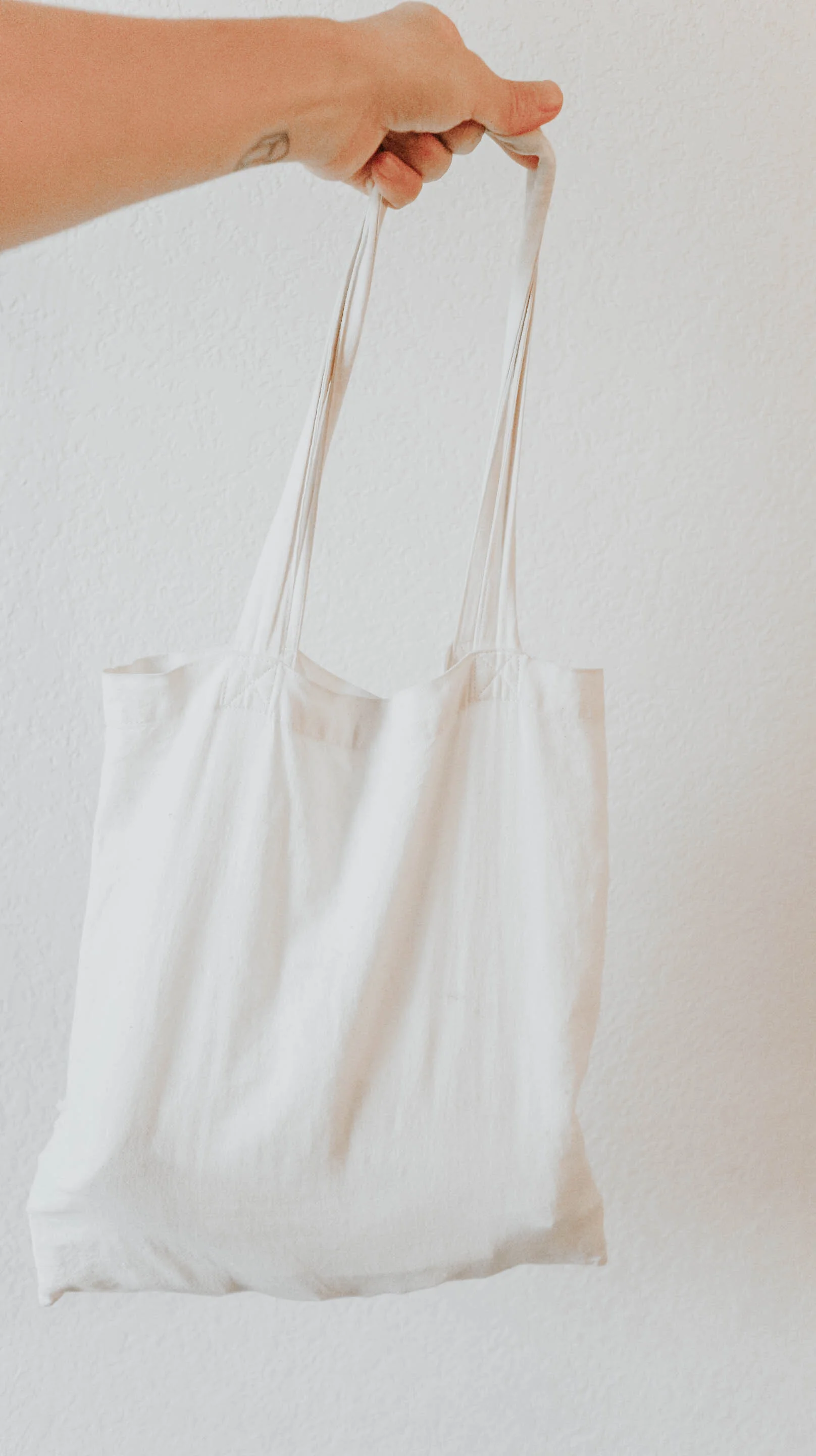 my minimal wardrobe - cotton bag.jpg