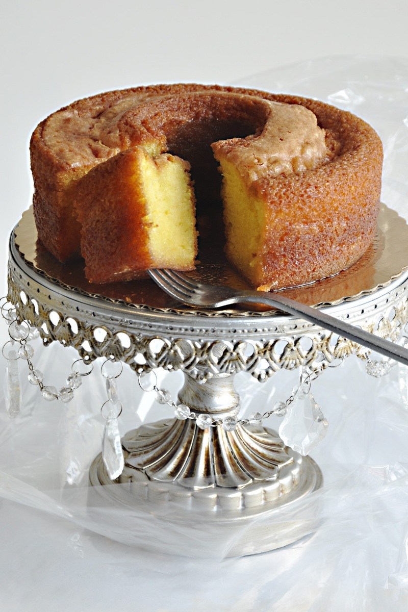 Resized_Jen_large_cake_w_slice_fork.jpg