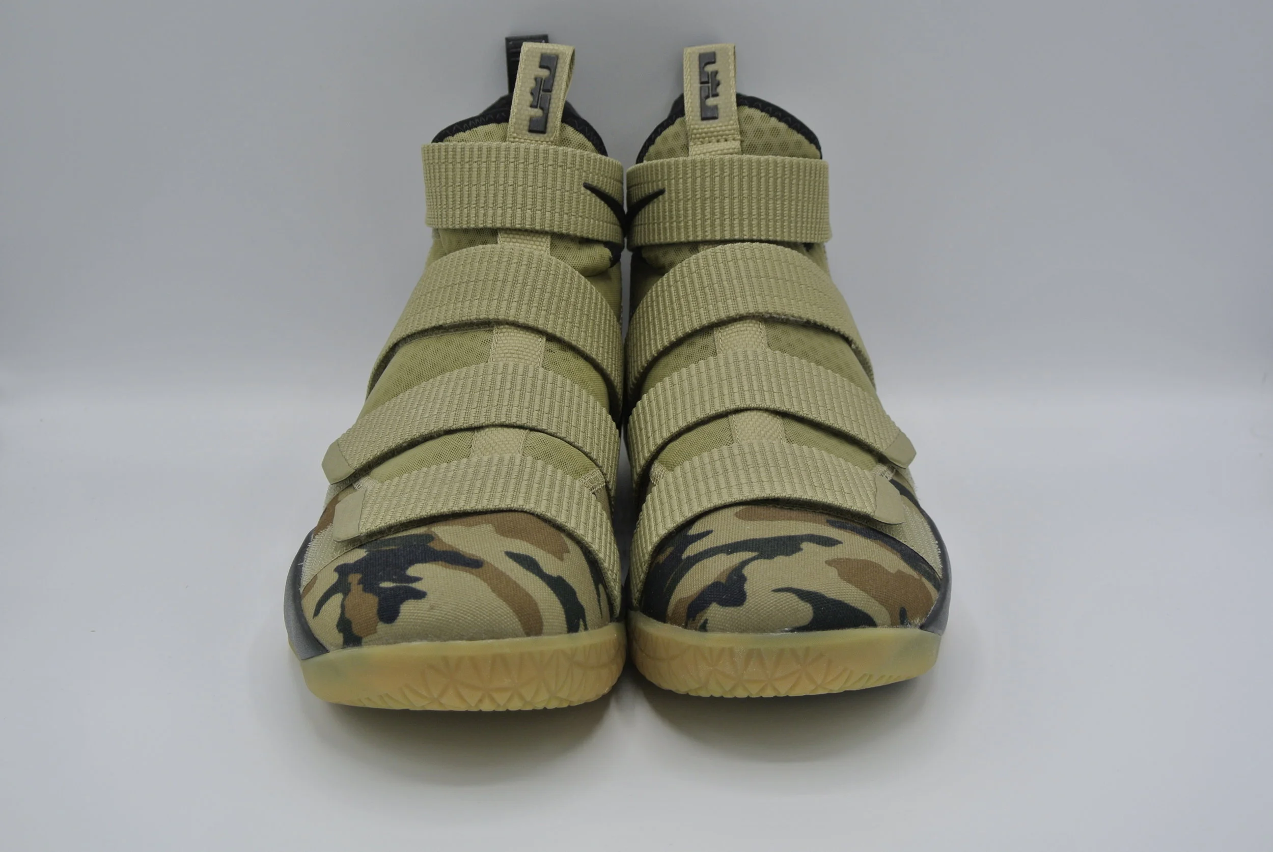 Zoom LeBron Soldier 11 'Camo' (2).JPG