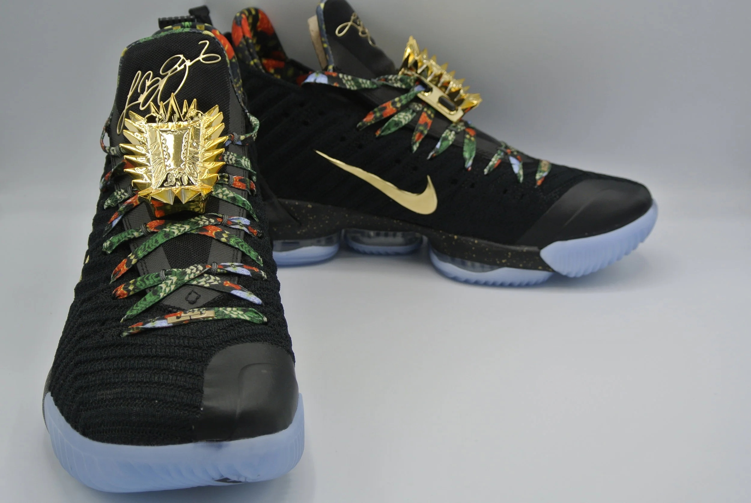 LeBron 16 Watch the Throne (3).JPG