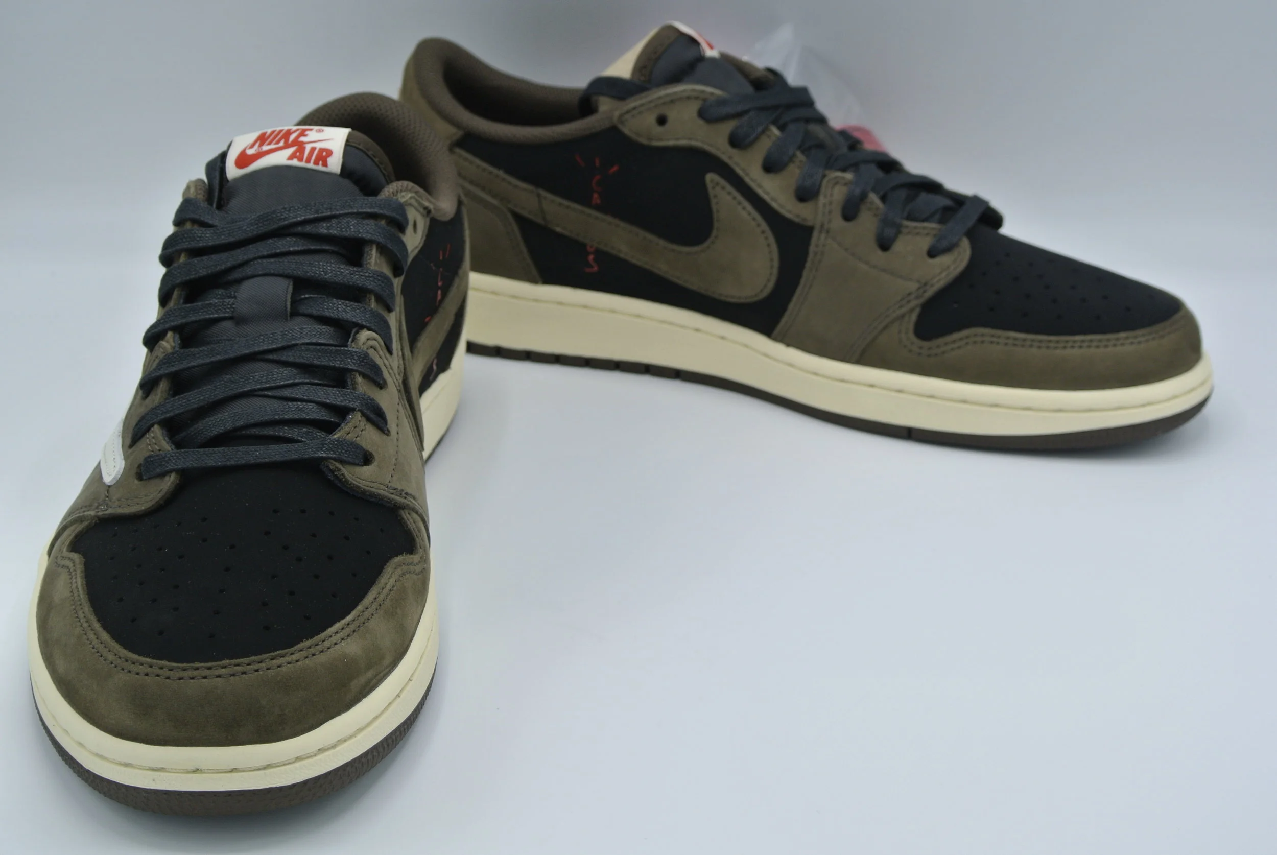 Travis Scott Air Jordan 1 Low (3).JPG