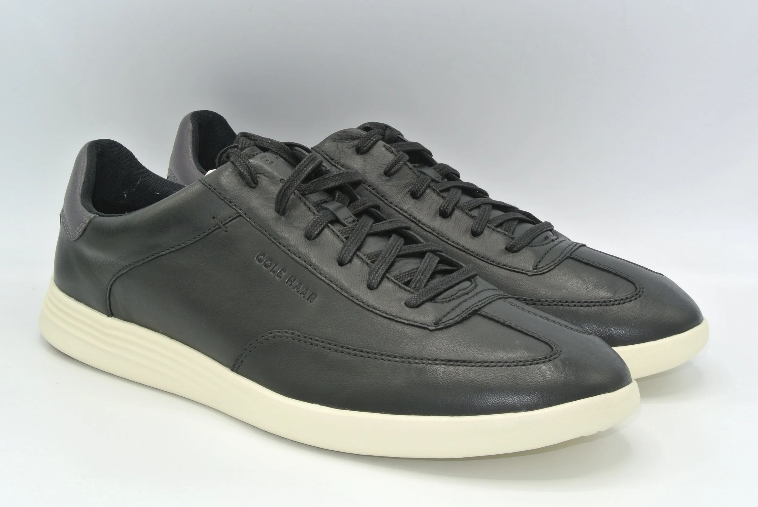 grand crosscourt turf sneaker
