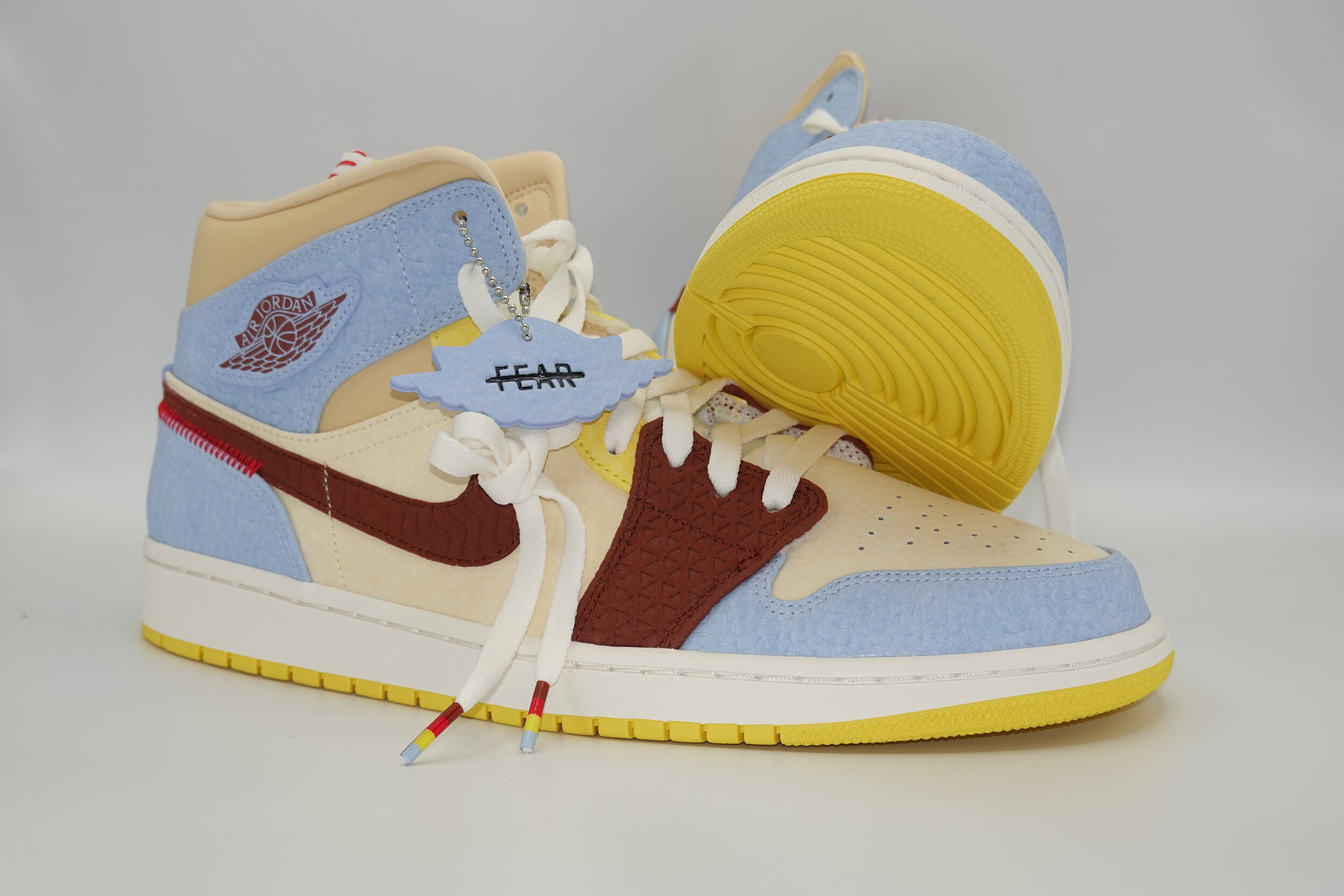 Jordan 1 Mid SE Fearless Maison Chateau Rouge