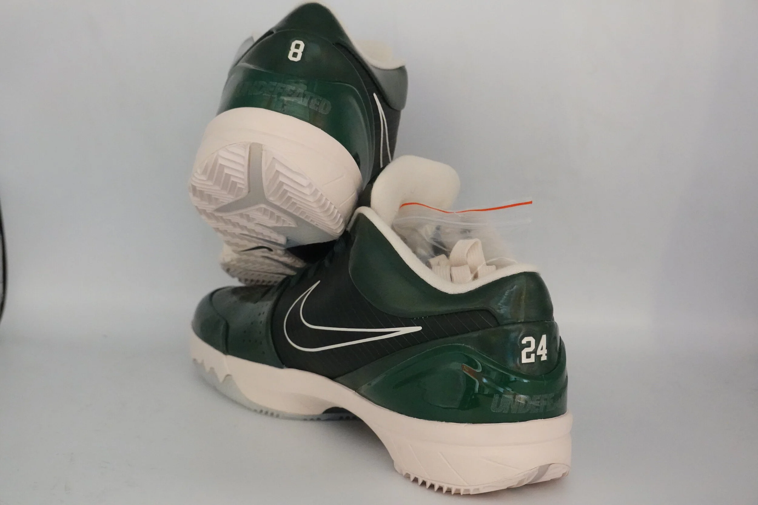 Undefeated x Kobe IV Protro "Milwaukee Bucks" 
