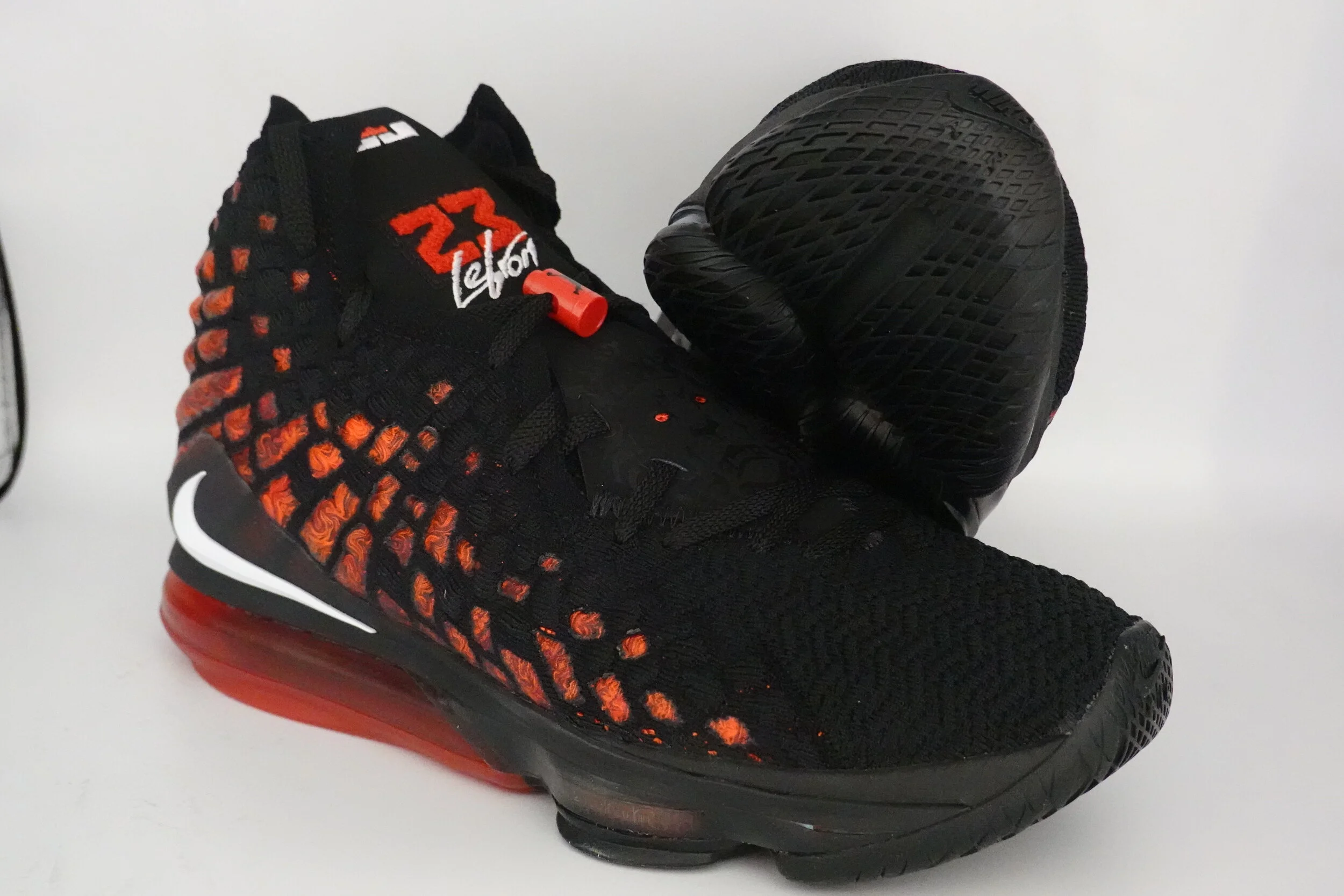 LeBron 17 'Infrared'