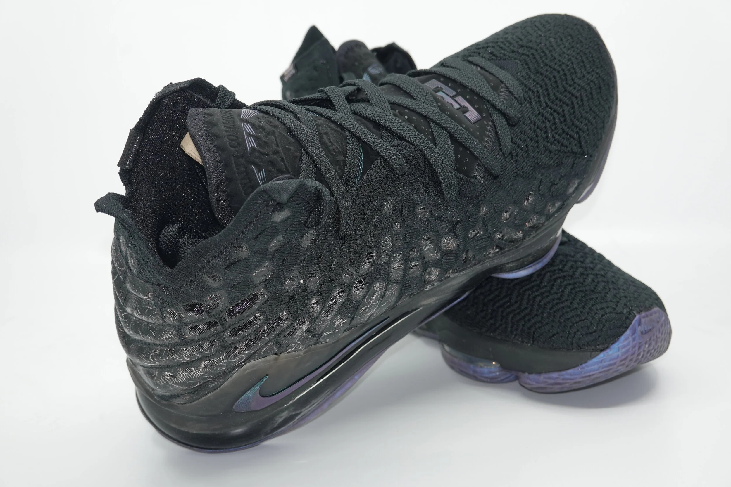 Nike LeBron 17 "Global Currency"