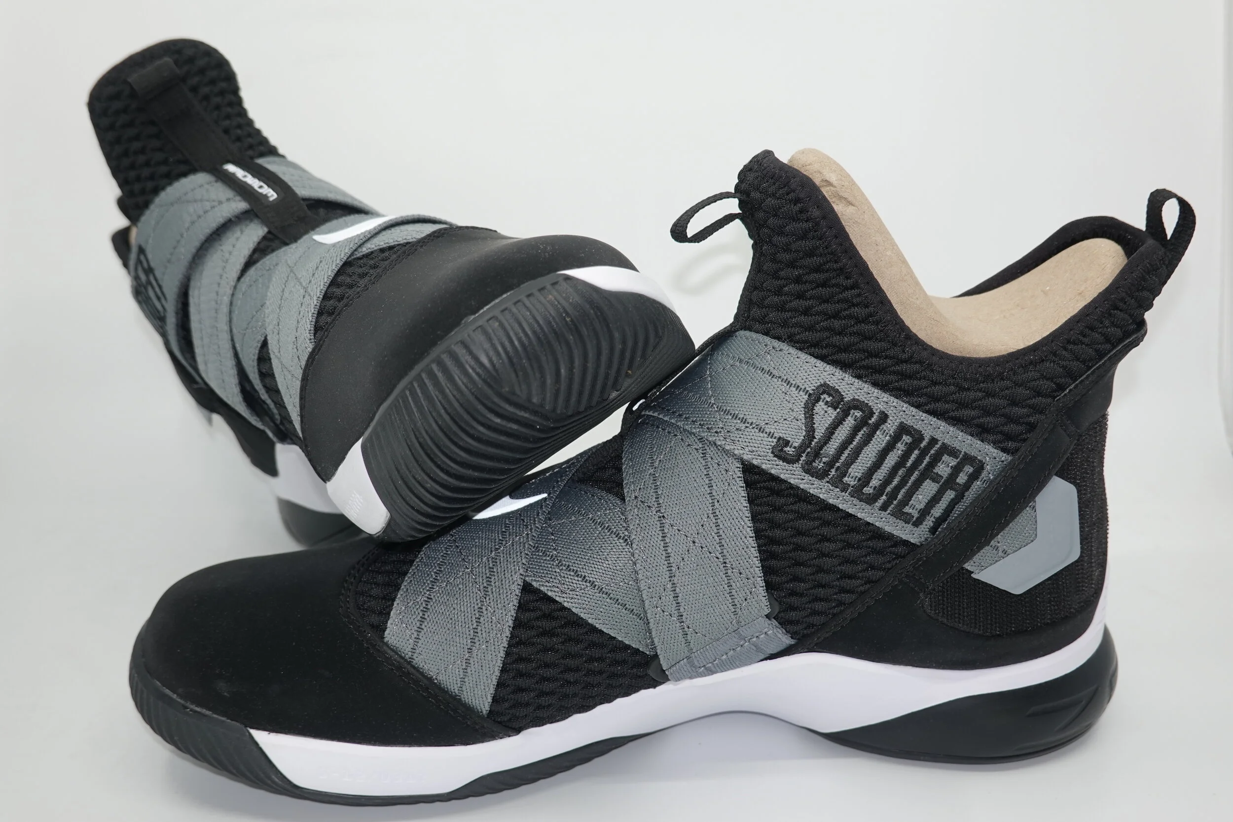 LeBron Soldier 12 'Air Raid'