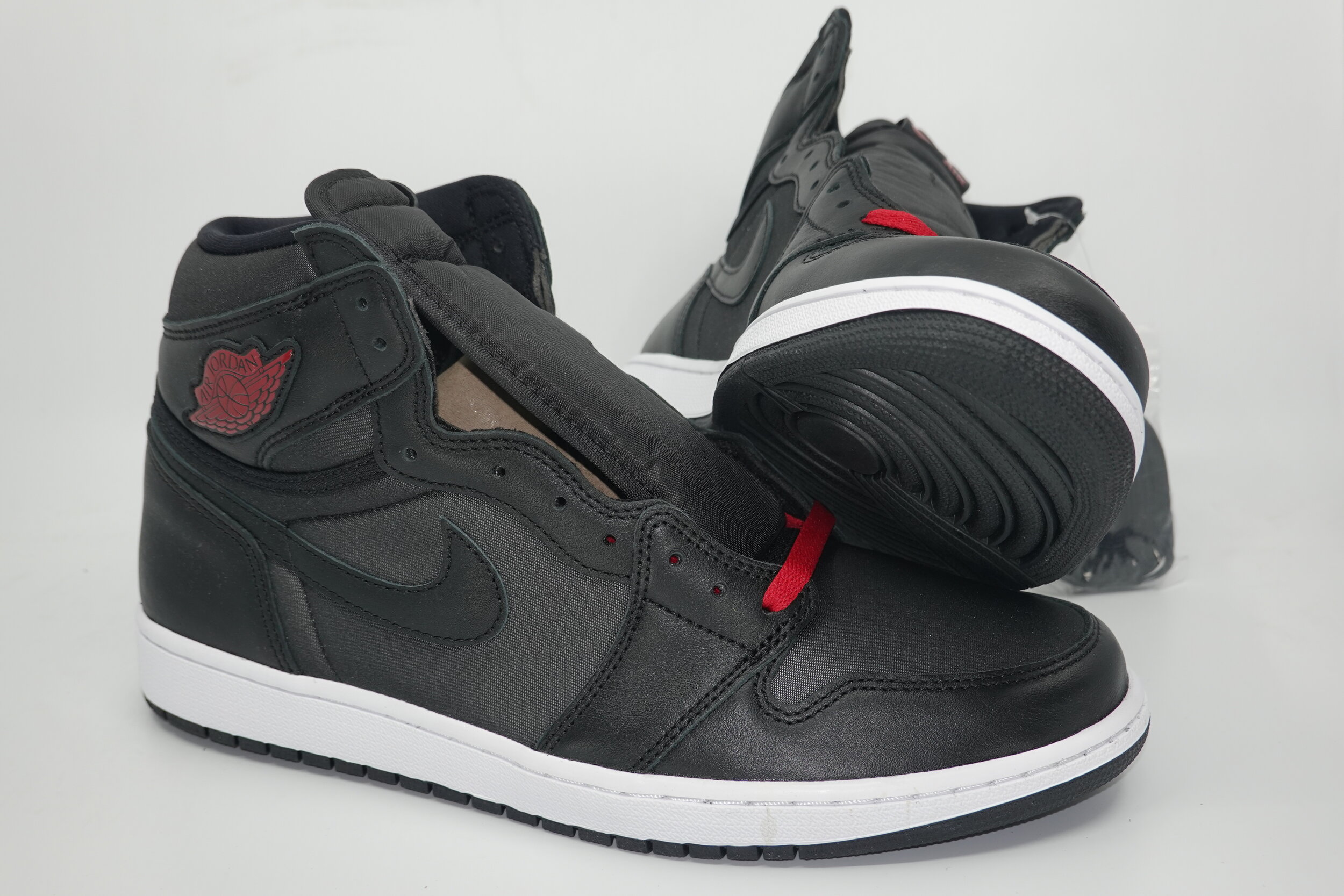 Jordan 1 Retro High Black Satin Gym Red