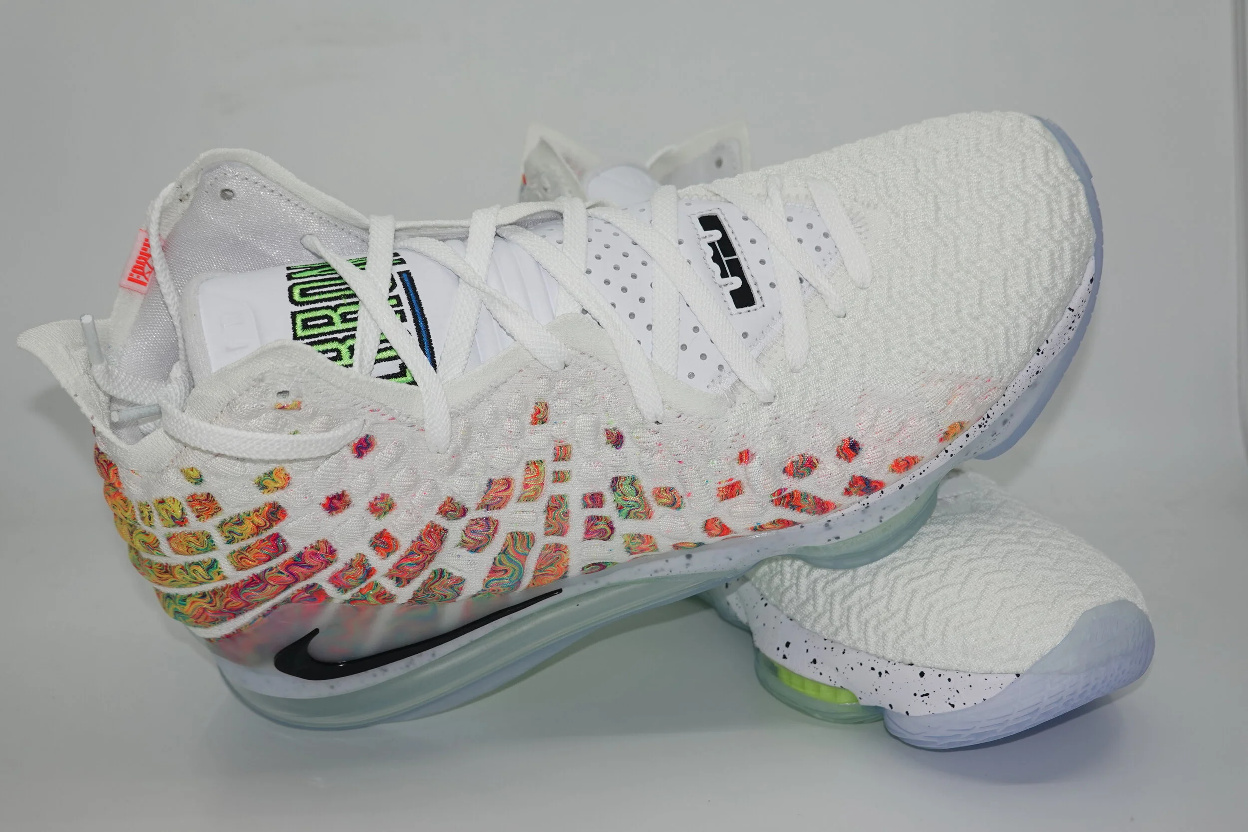 Nike LeBron 17 Air Command Force