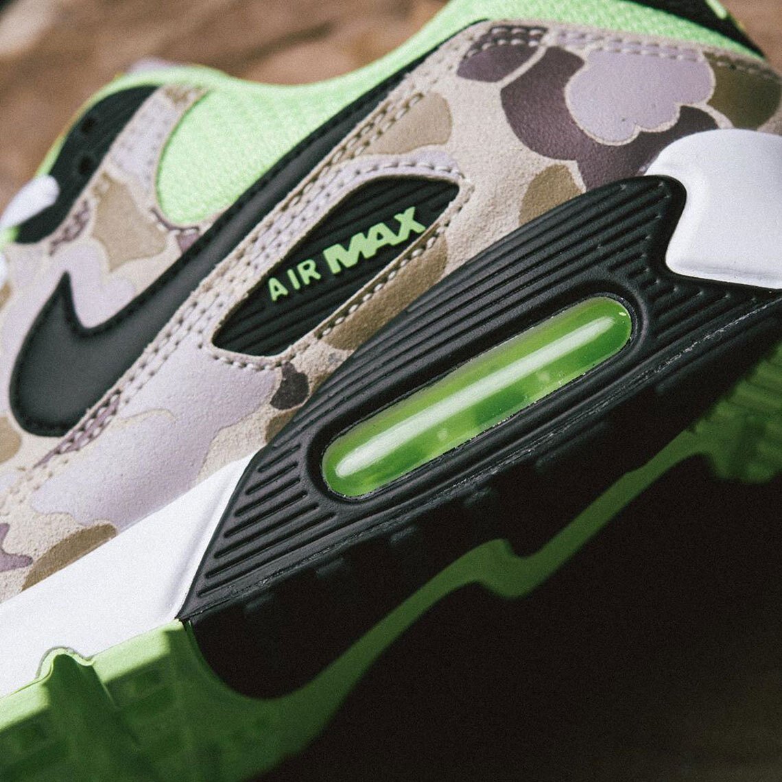 Nike-Air-Max-90-Green-Duck-Camo-CW4039-300-4.jpg