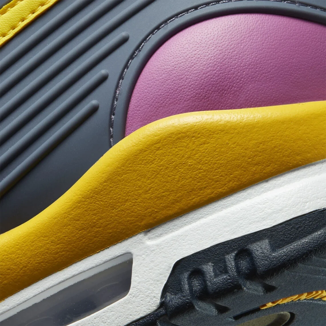 nike_air_trainer_viotech_2020_retro (2).jpg