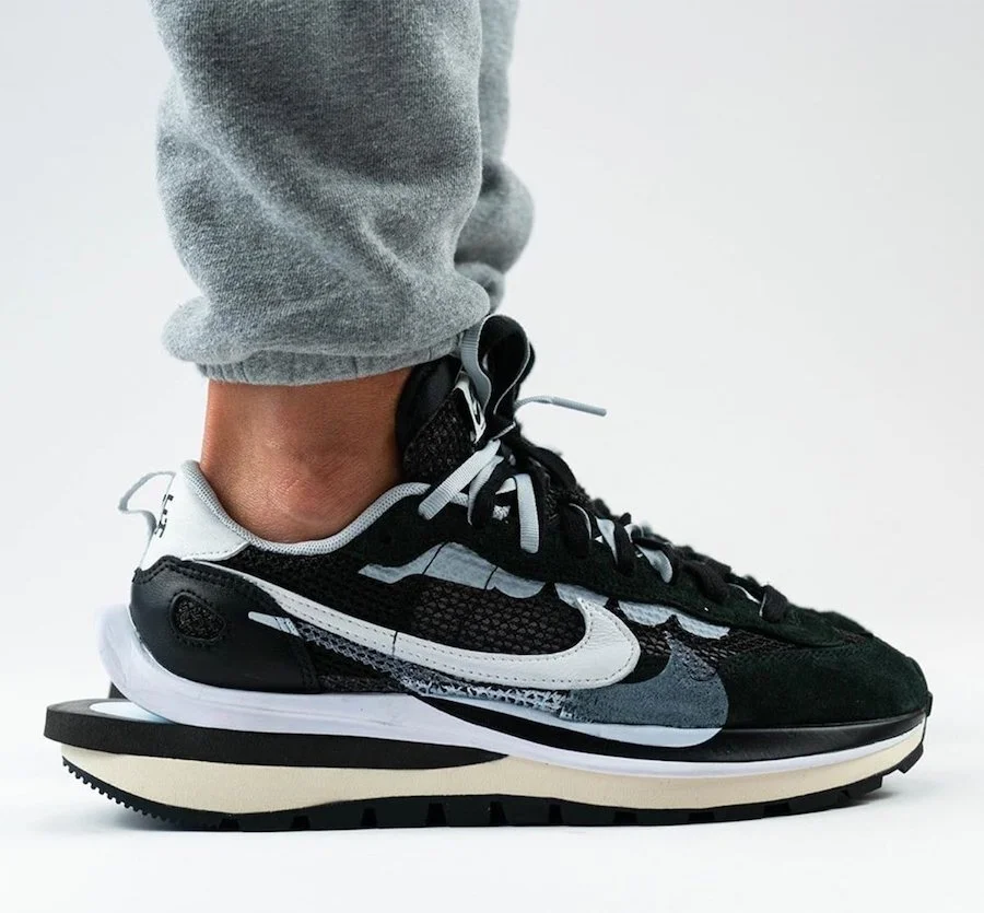 sacai-Nike-VaporWaffle-Black-White-CV1363-001-Release-Date-On-Feet-1.jpg