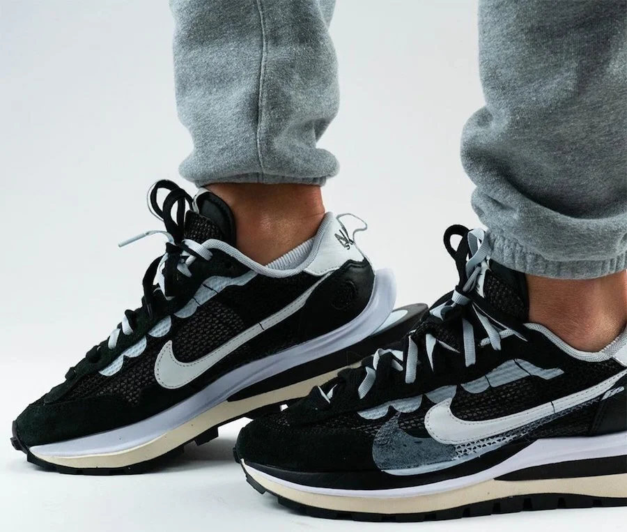 sacai-Nike-VaporWaffle-Black-White-CV1363-001-Release-Date-On-Feet-5.jpg