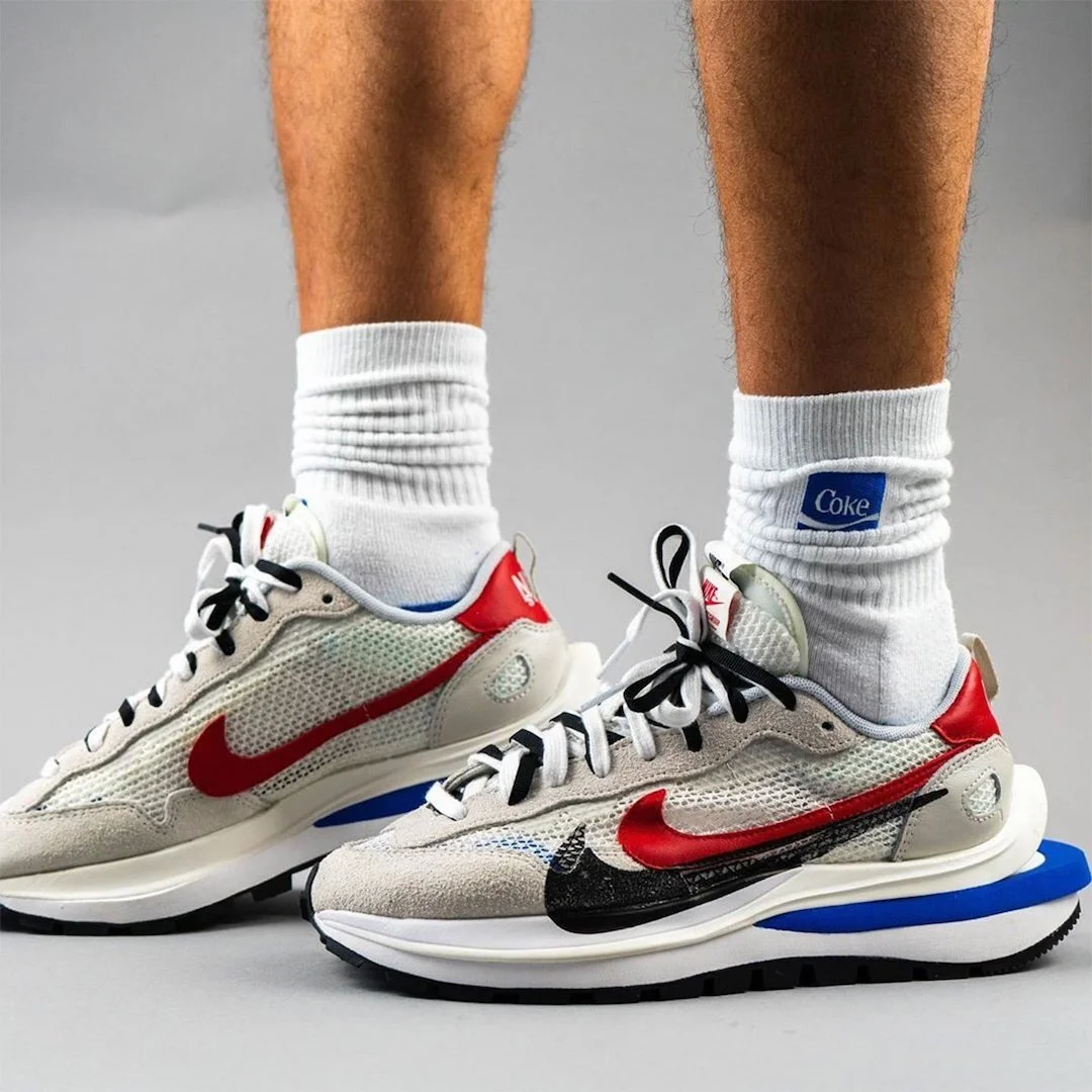 sacai-Nike-VaporWaffle-Sail-Light-Bone-Game-Royal-Sport-Fuchsia-CV1363-100-Release-Date-On-Feet-5.jpg
