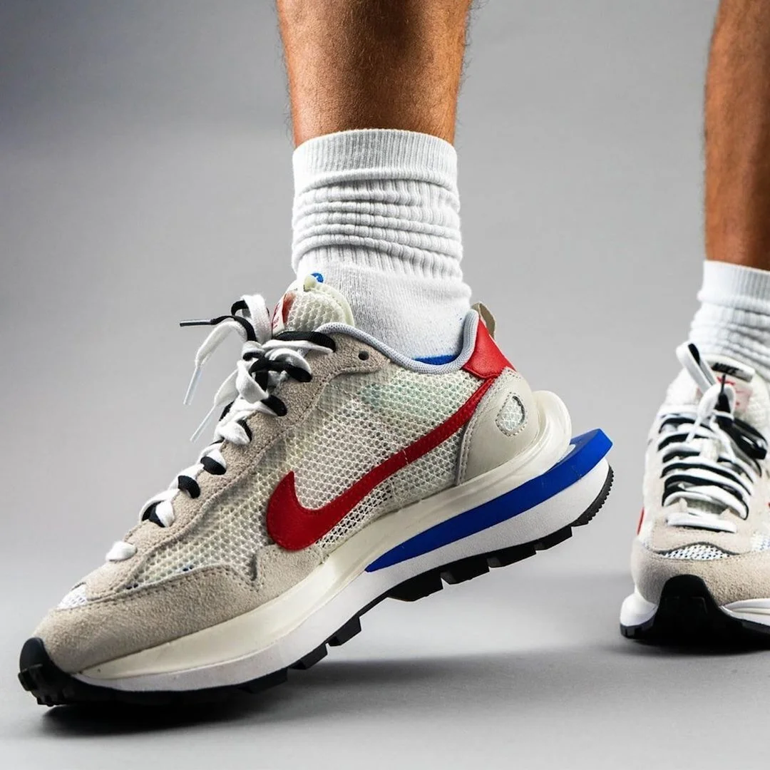 sacai-Nike-VaporWaffle-Sail-Light-Bone-Game-Royal-Sport-Fuchsia-CV1363-100-Release-Date-On-Feet-7.jpg