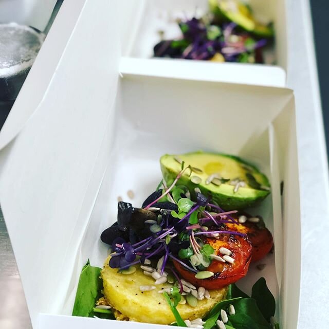 Takeaway menu items, available it&rsquo;s as easy as calling us and collecting. (Vegan breakfast on request) 
#veganbreakfast #ringtoorder #freshfood #orderyourstoday