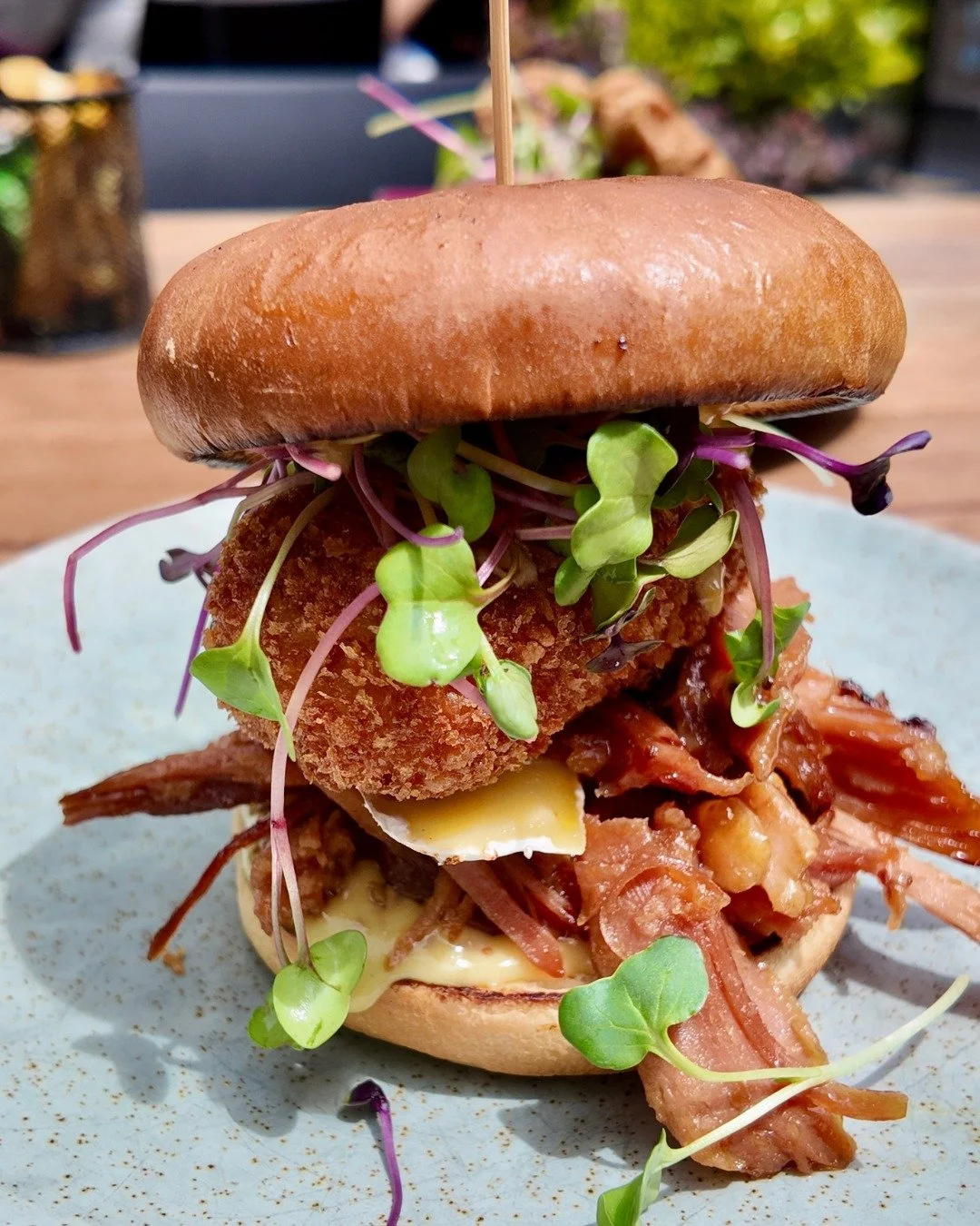 Sweet glazed pulled burger, stacked the way you want it 😋🍔

Soft bun, melty cheese, crispy bite, and that sticky sweet glaze through the pulled goodness.

Messy, worth it, and best enjoyed with both hands.

Are you a extra napkins person, or do you
